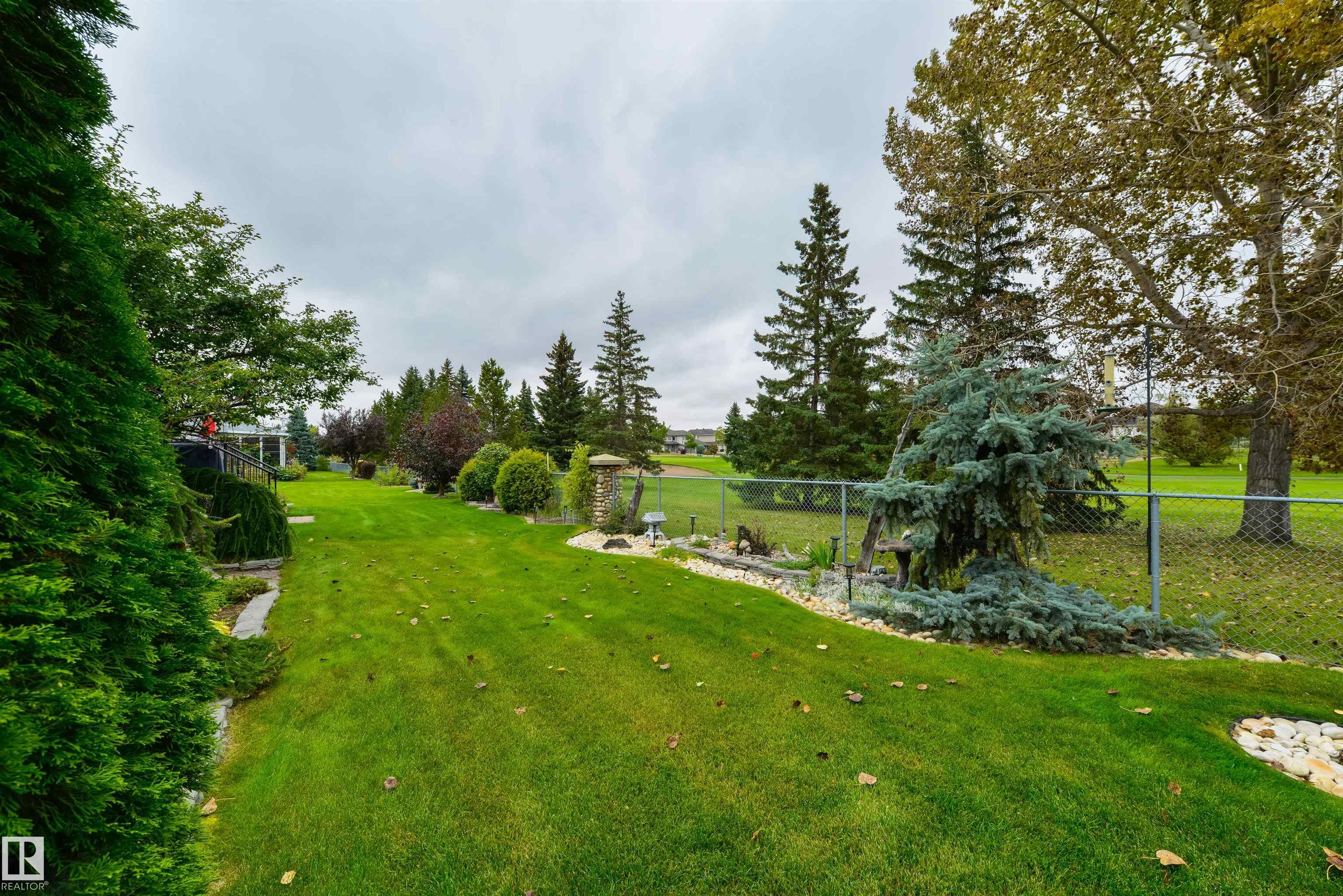 Photo 32 at 16 Longview Close, Linkside, Spruce Grove