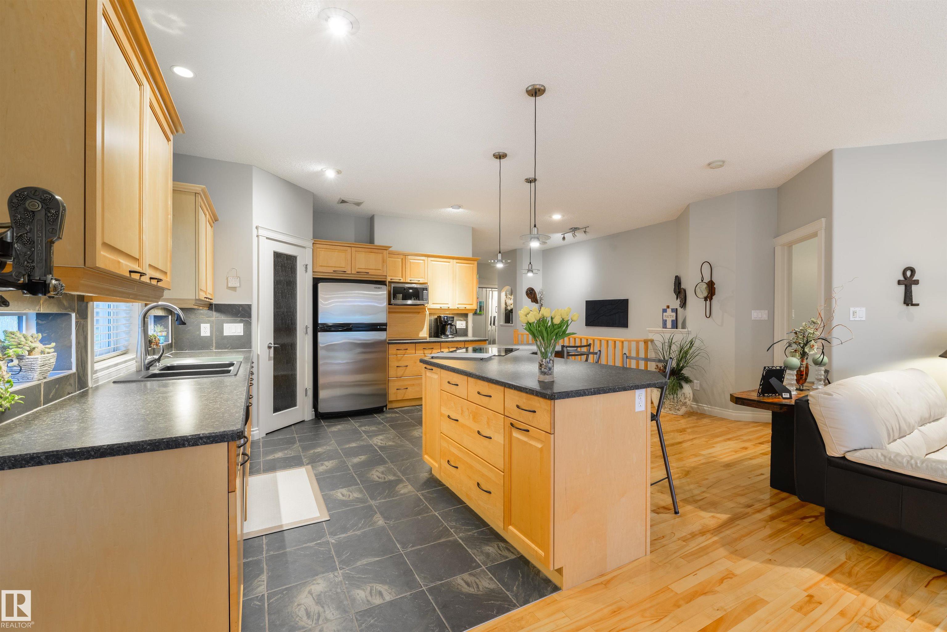 Photo 5 at 16 Longview Close, Linkside, Spruce Grove