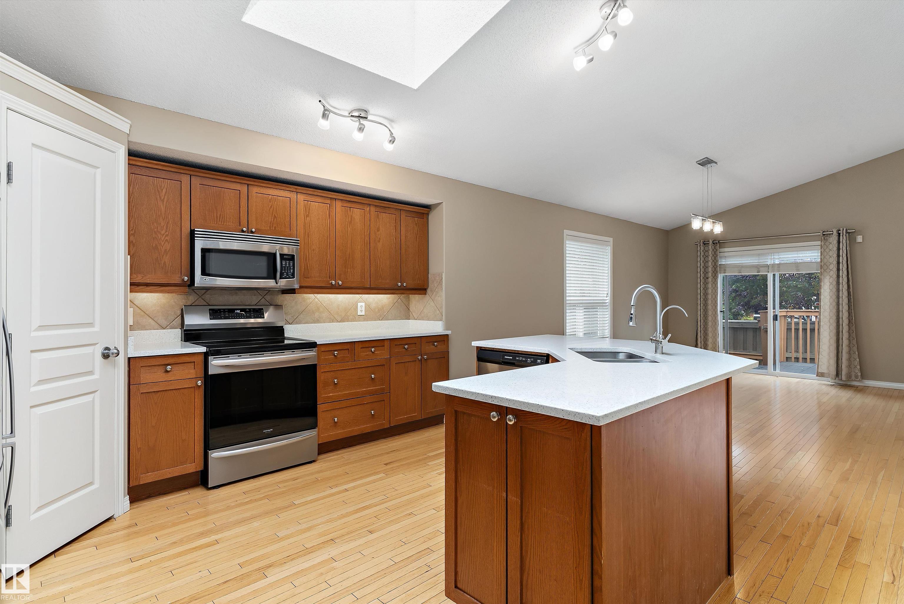 Photo 6 at 8218 Shaske Place NW, South Terwillegar, Edmonton