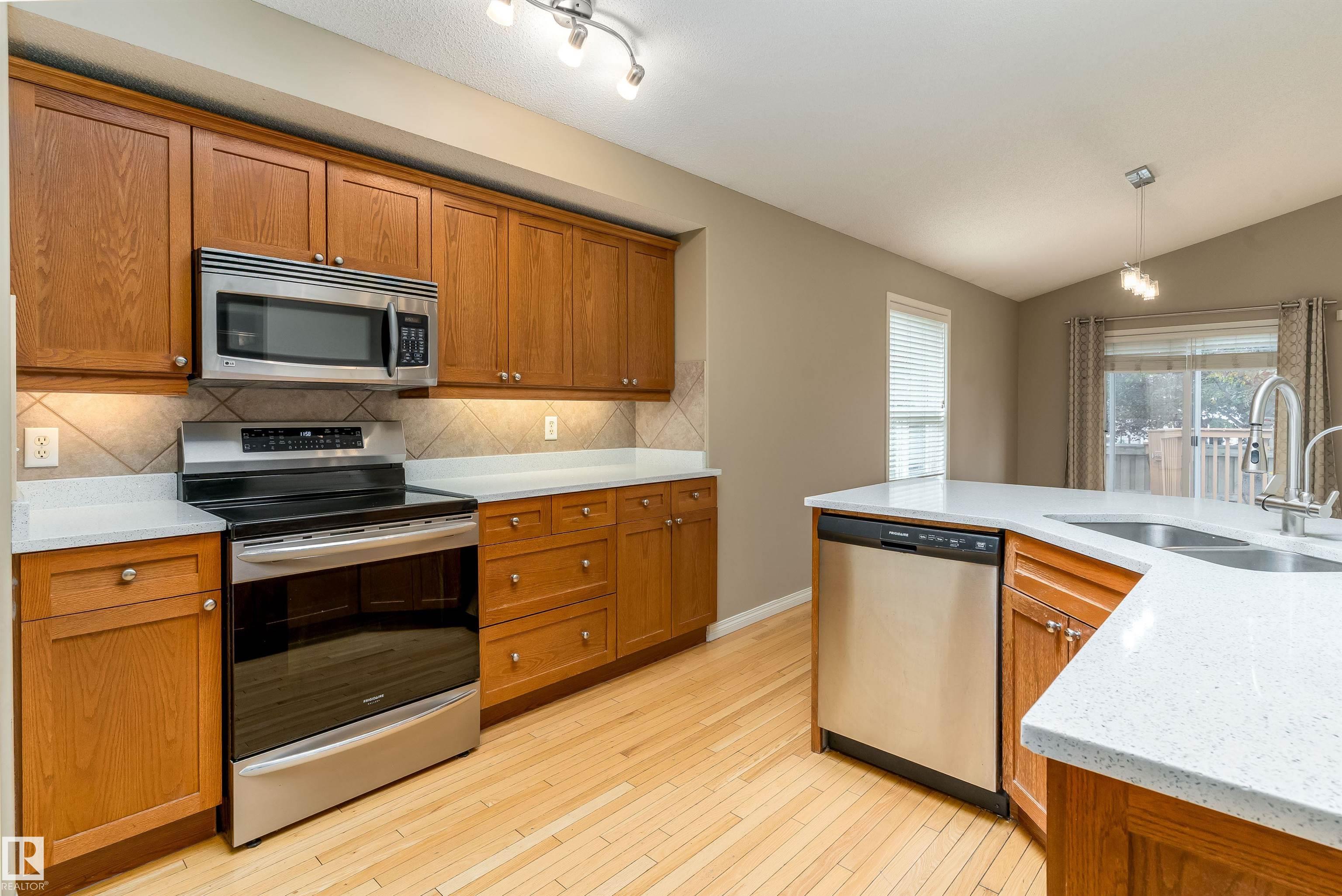 Photo 7 at 8218 Shaske Place NW, South Terwillegar, Edmonton