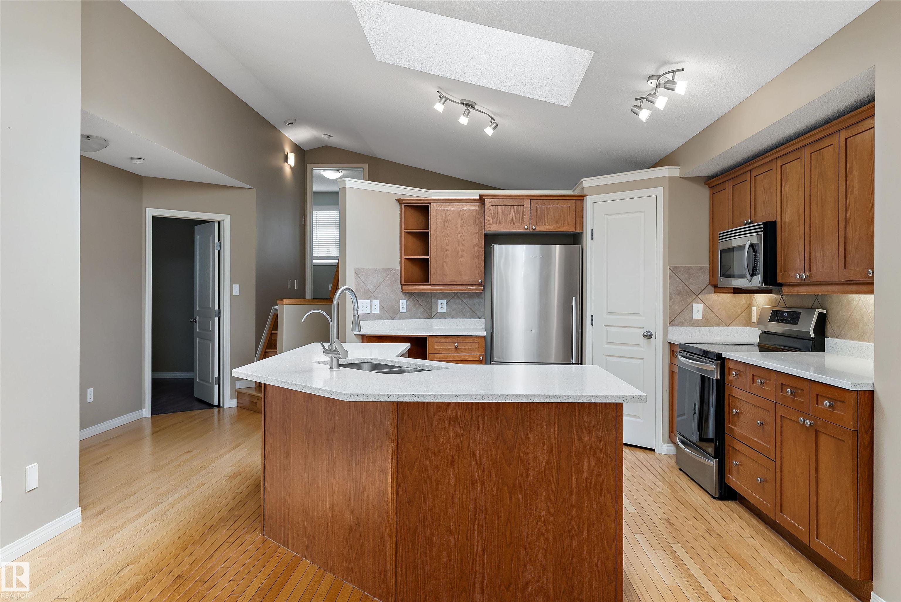 Photo 8 at 8218 Shaske Place NW, South Terwillegar, Edmonton