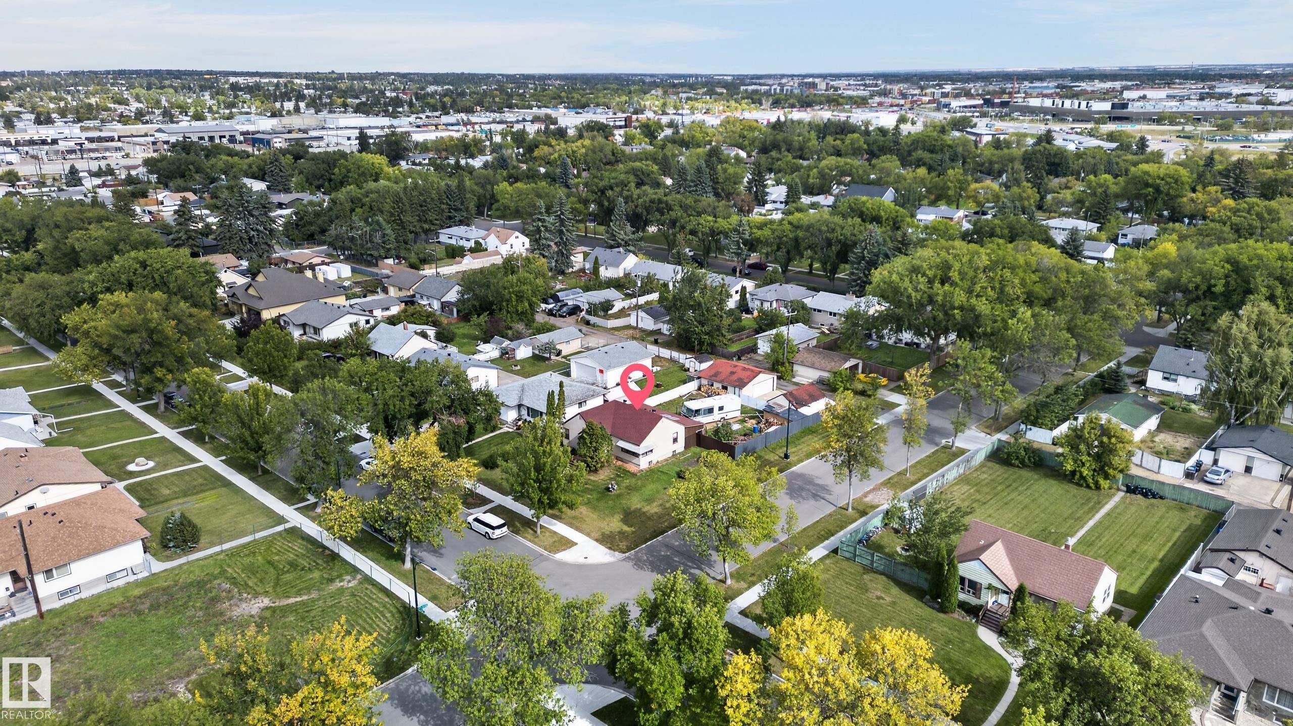 Photo 3 at 12309 80 Street NW, Elmwood Park, Edmonton