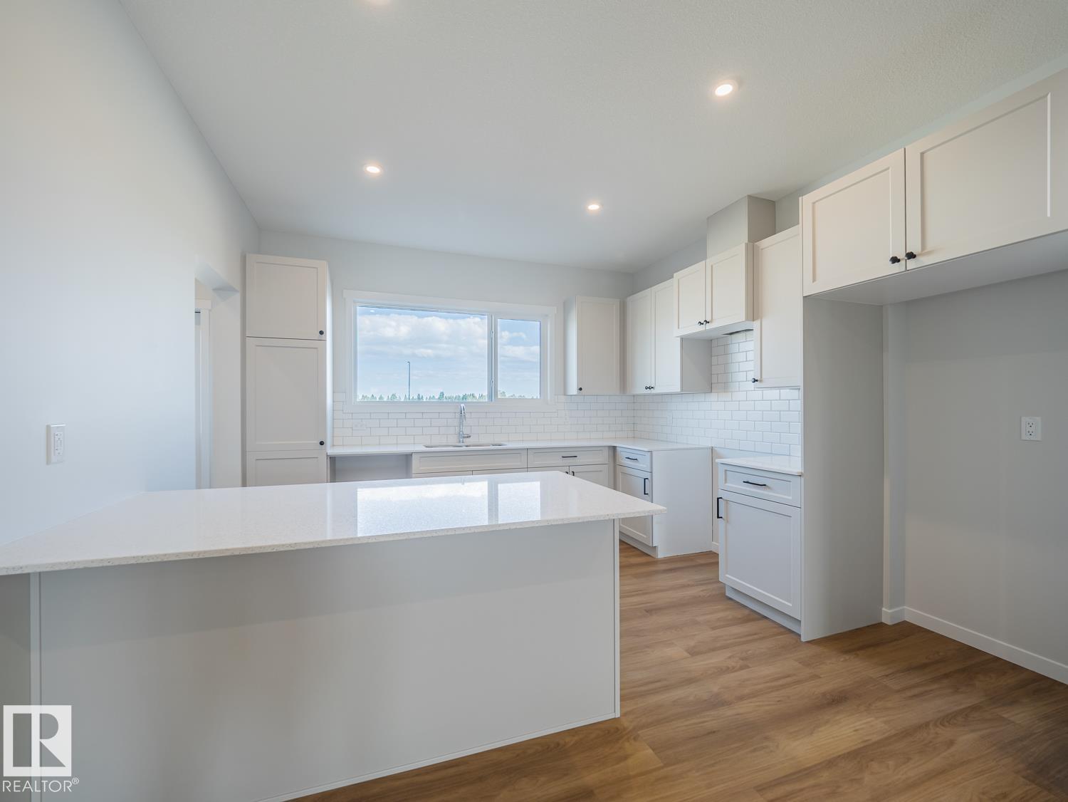 Photo 14 at 19612 30 Avenue NW, The Uplands, Edmonton