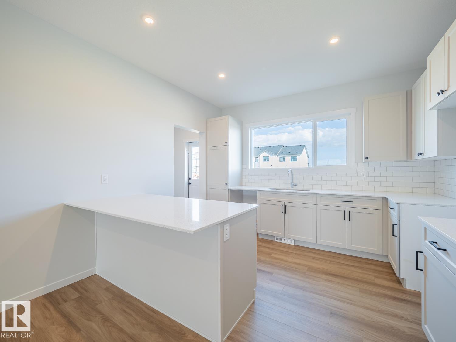 Photo 15 at 19612 30 Avenue NW, The Uplands, Edmonton