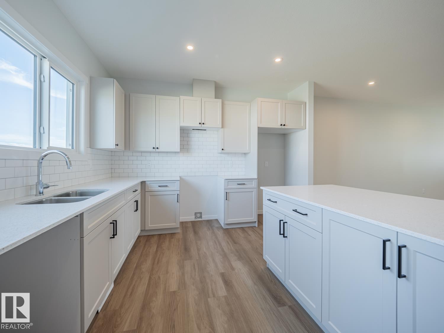 Photo 17 at 19612 30 Avenue NW, The Uplands, Edmonton