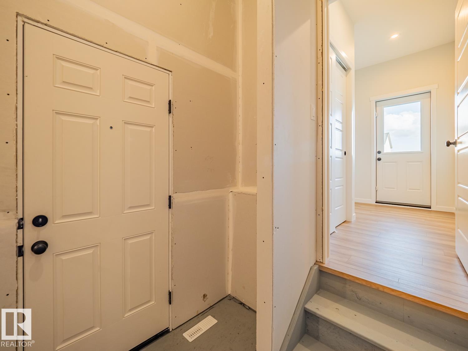 Photo 20 at 19612 30 Avenue NW, The Uplands, Edmonton