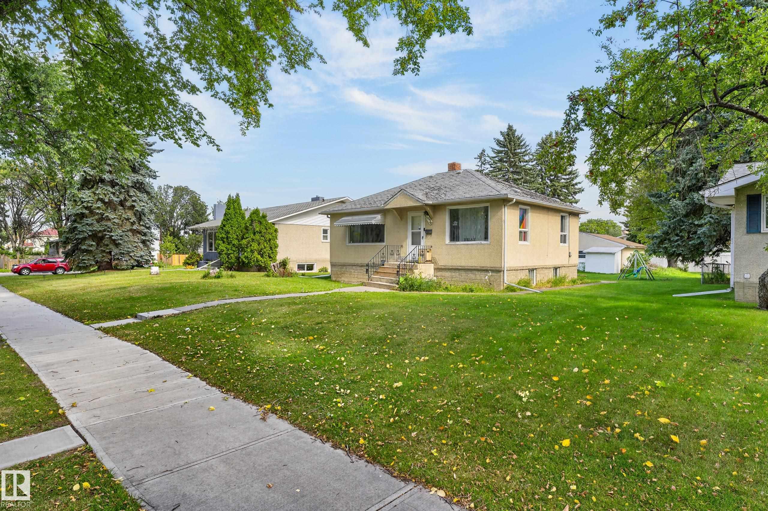 Photo 3 at 12345 79 Street NW, Elmwood Park, Edmonton