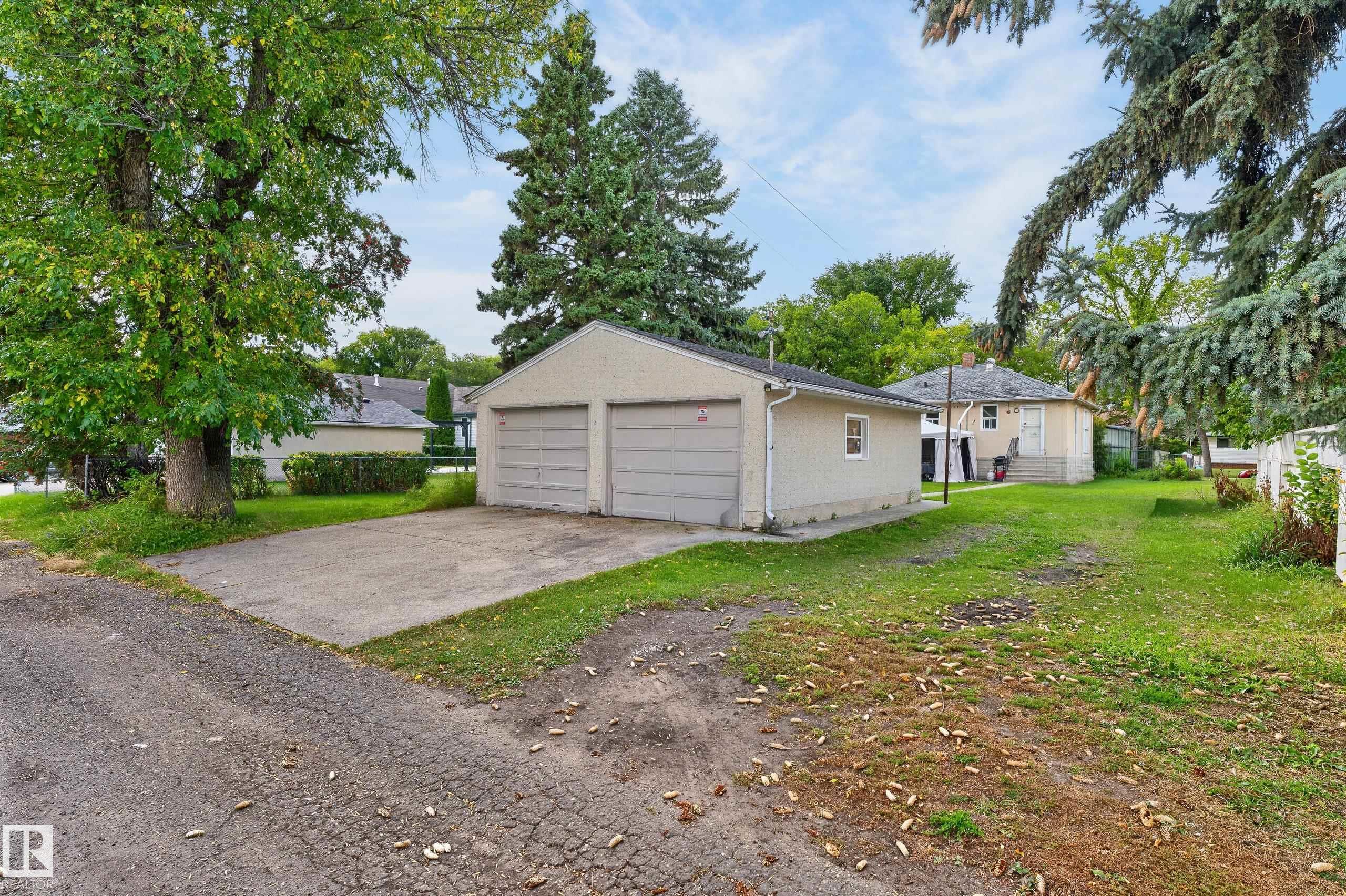Photo 8 at 12345 79 Street NW, Elmwood Park, Edmonton