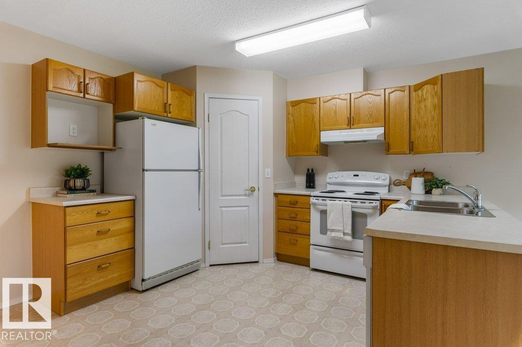 Photo 4 at 157 - 13441 127 Street NW, Kensington, Edmonton