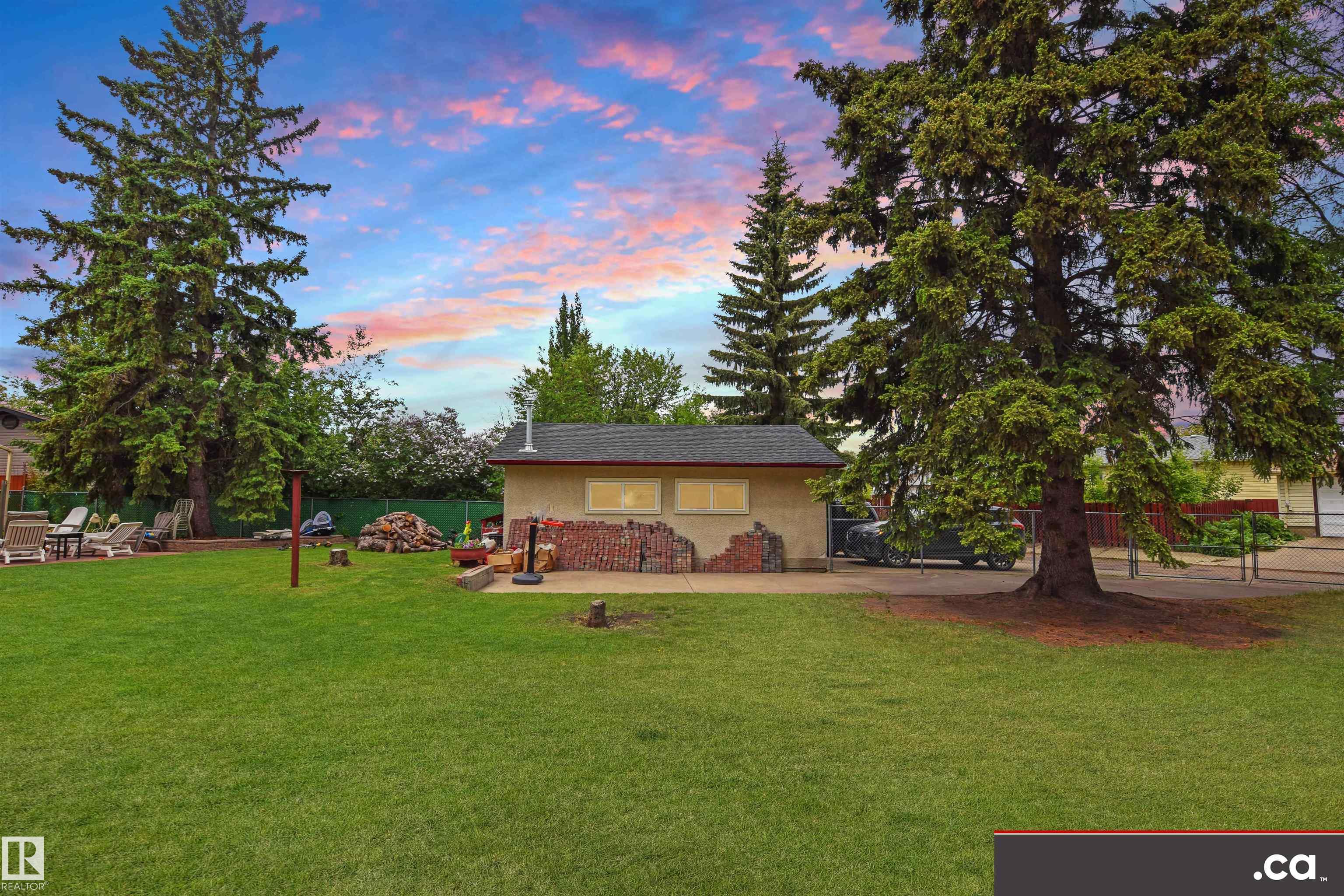 Photo 32 at 9657 68a Street NW, Ottewell, Edmonton