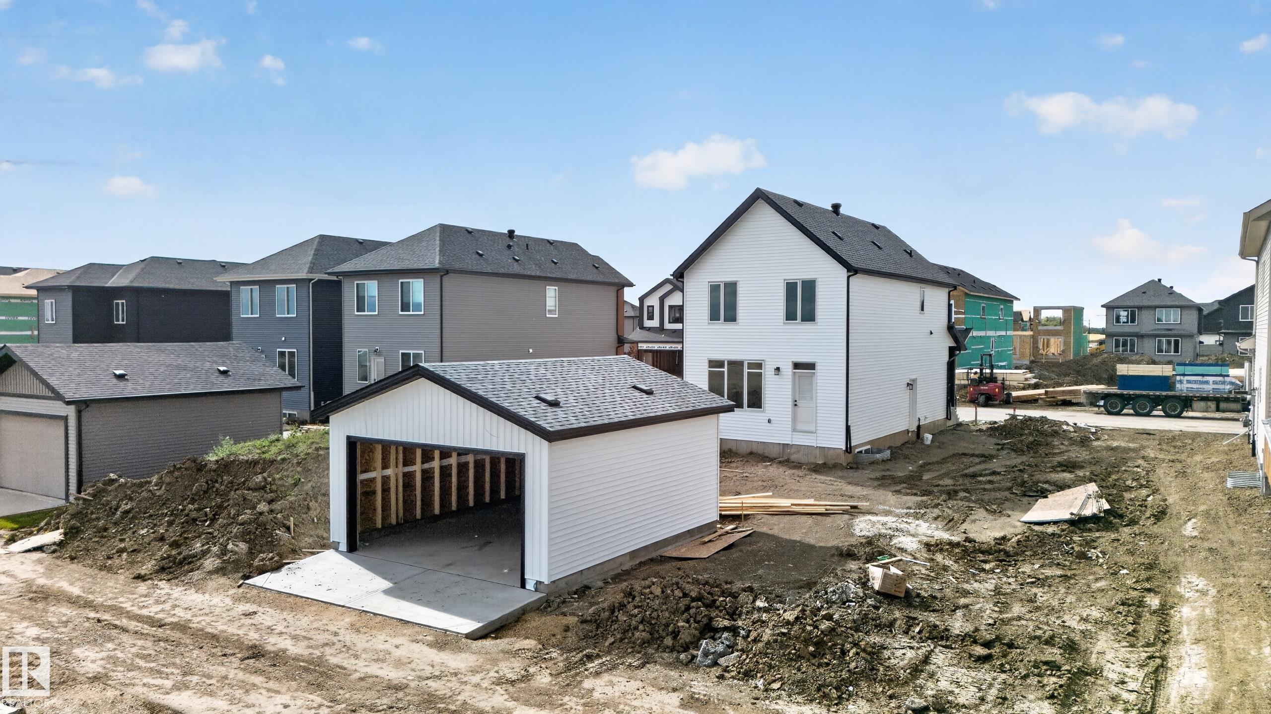 Photo 3 at 18707 130 Street NW, Goodridge Corners, Edmonton