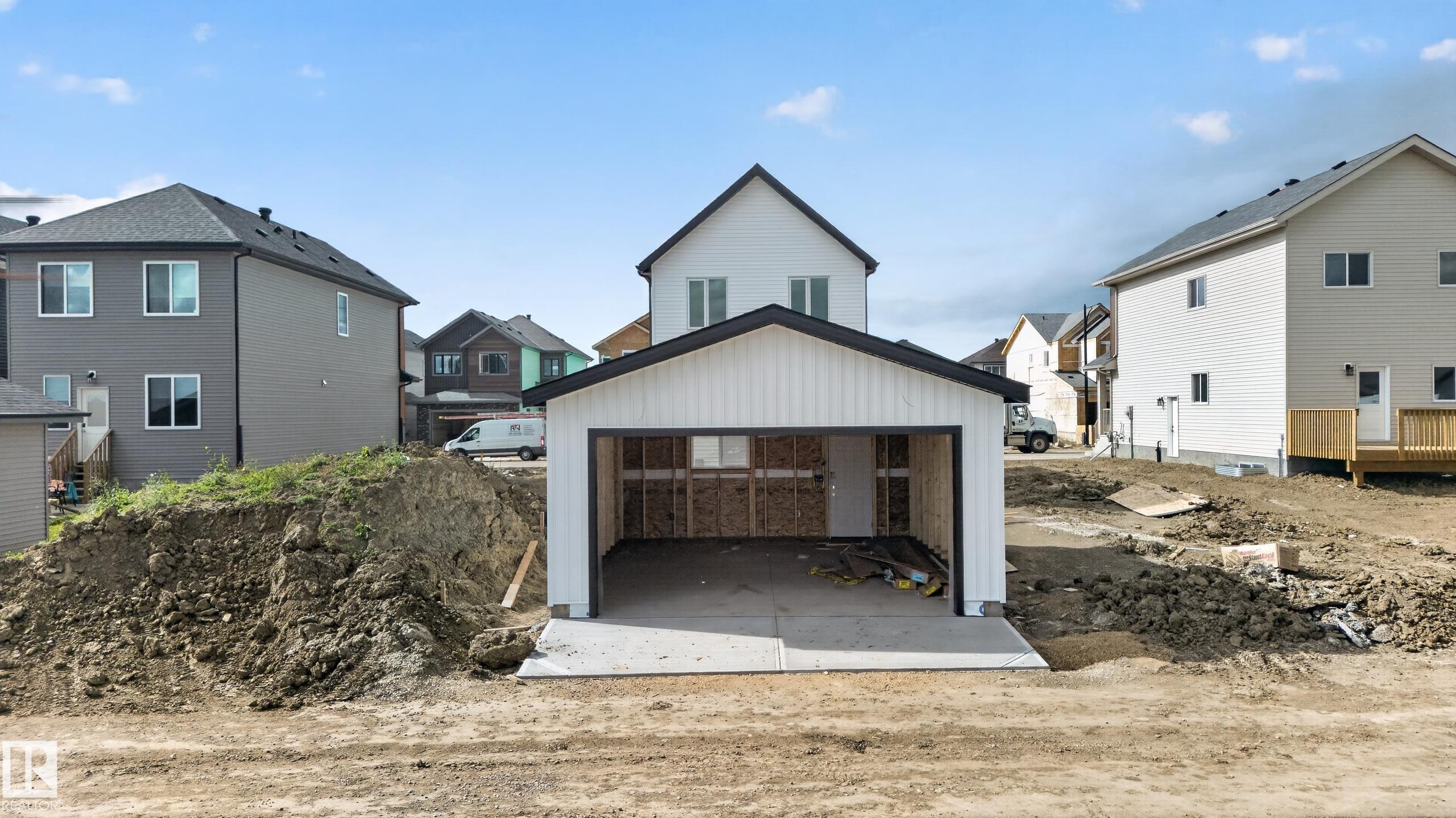 Photo 4 at 18707 130 Street NW, Goodridge Corners, Edmonton
