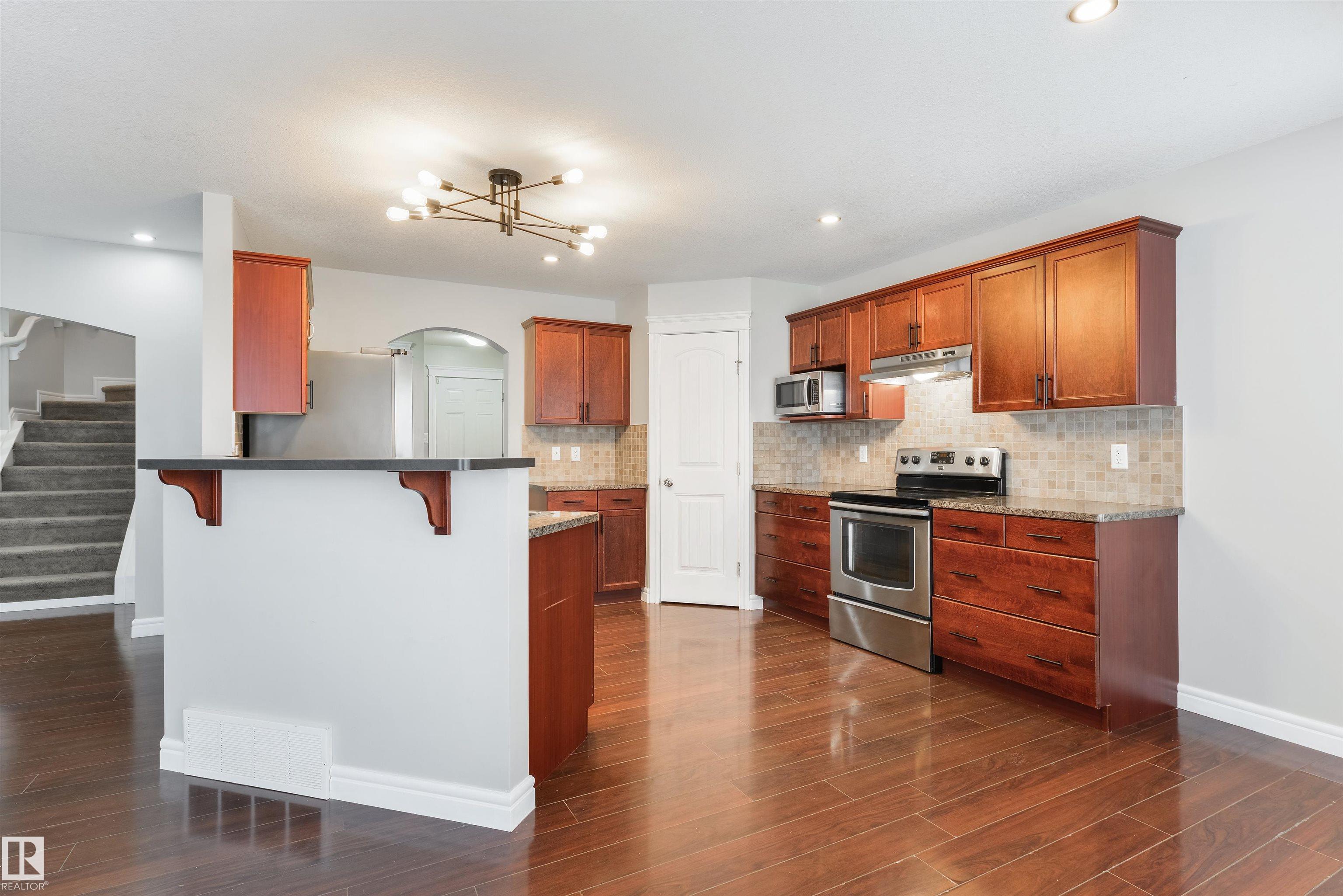 Photo 14 at 28 Havenwood Court, Heatherglen, Spruce Grove