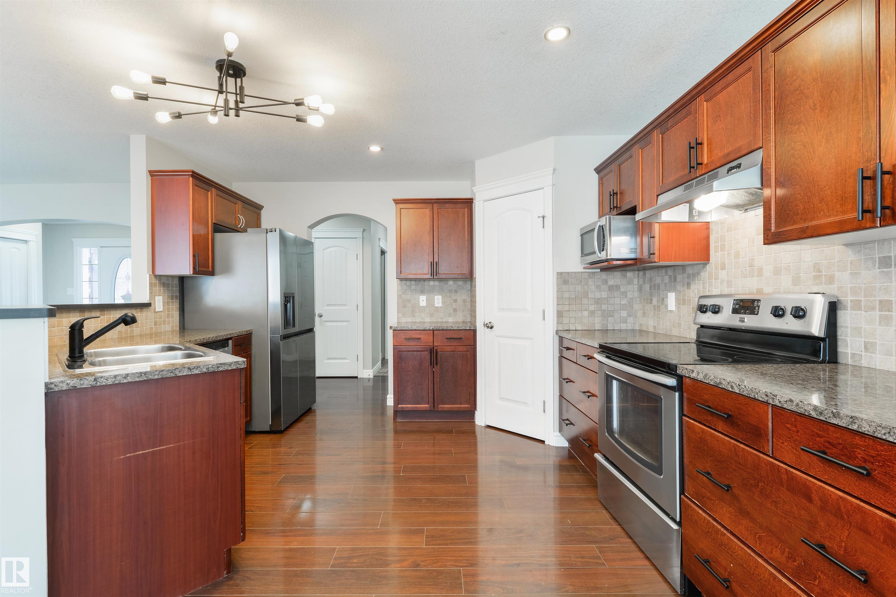 Photo 15 at 28 Havenwood Court, Heatherglen, Spruce Grove