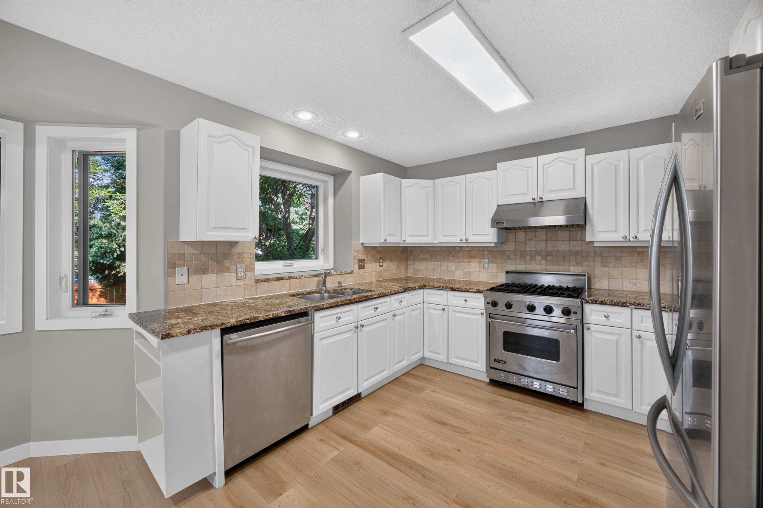 Photo 2 at 3640 31 Street NW, Wild Rose, Edmonton