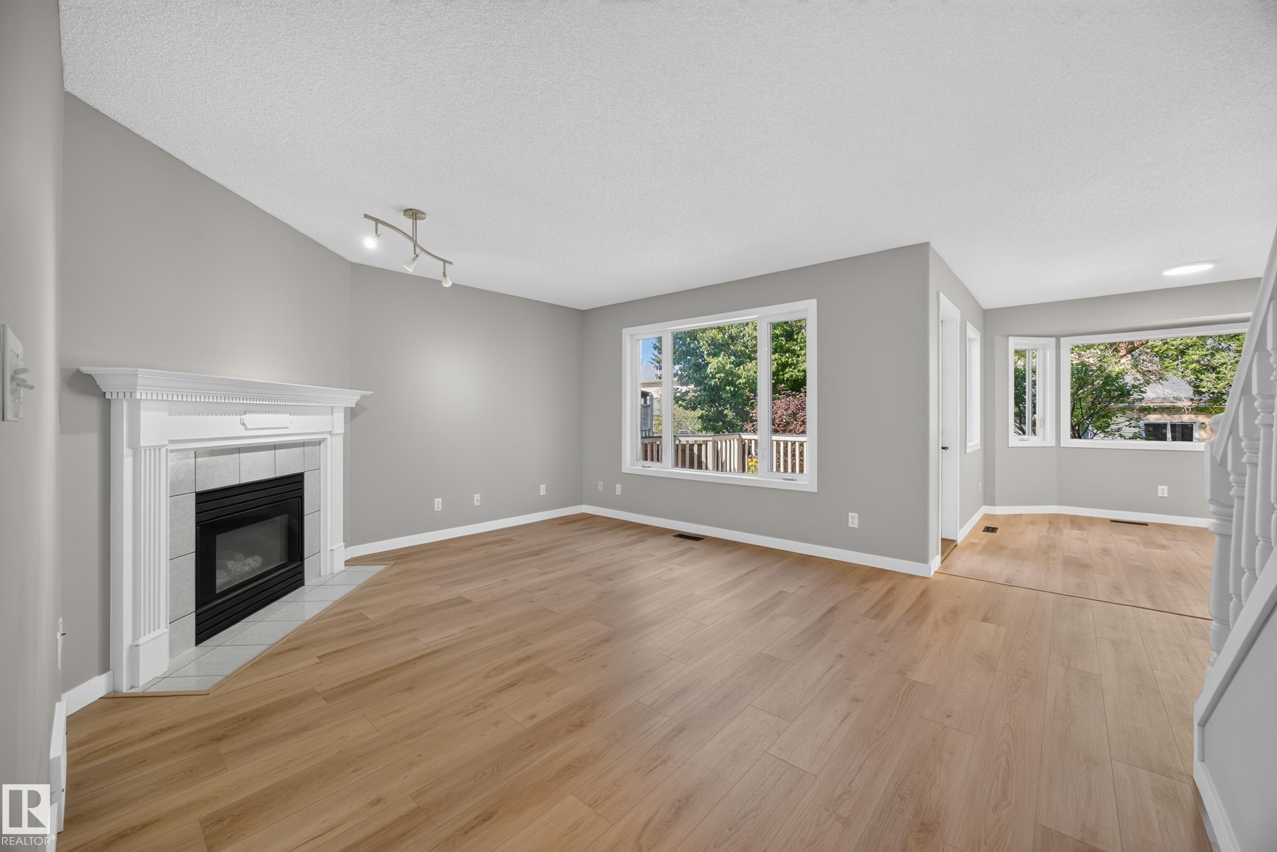 Photo 11 at 3640 31 Street NW, Wild Rose, Edmonton