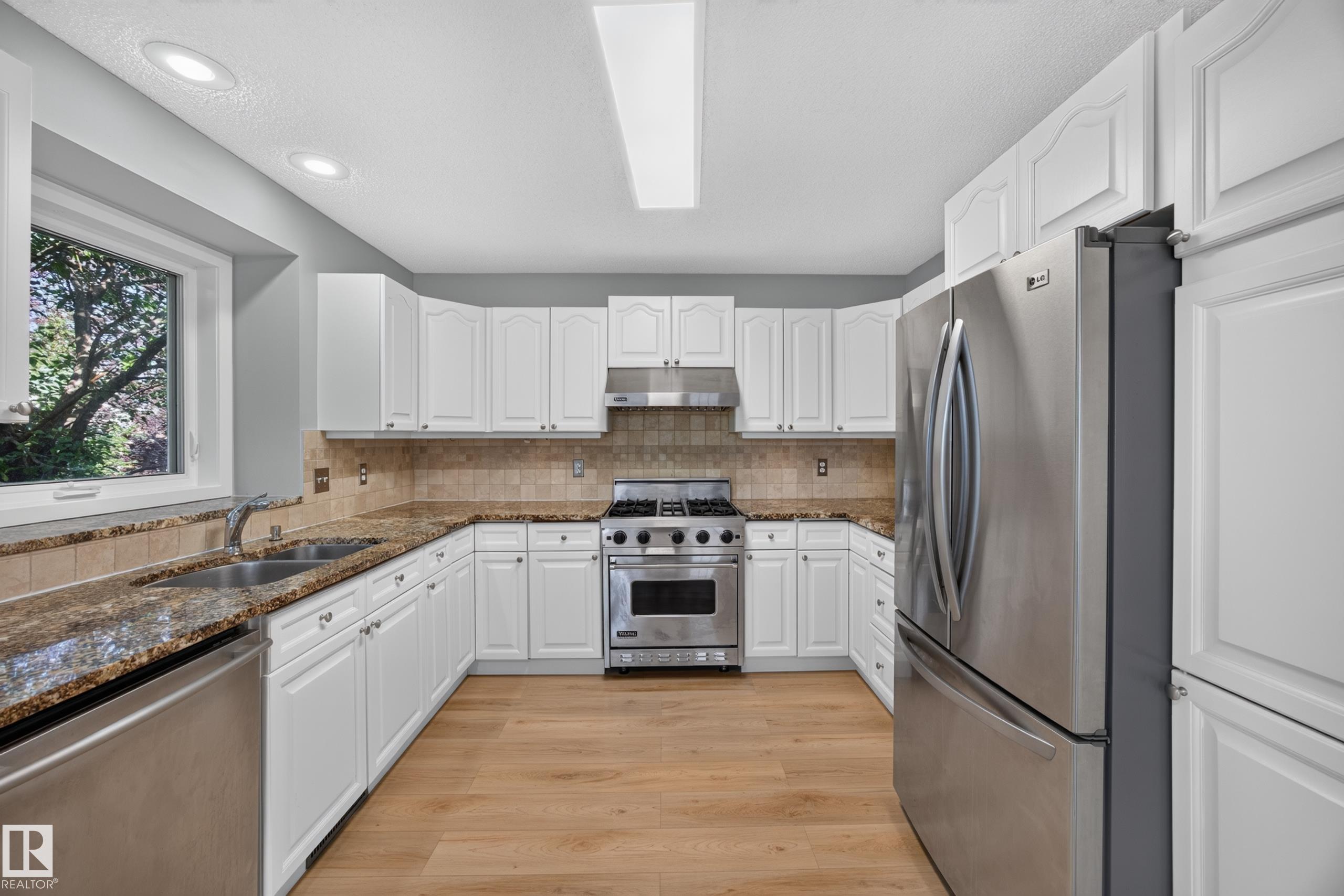 Photo 5 at 3640 31 Street NW, Wild Rose, Edmonton