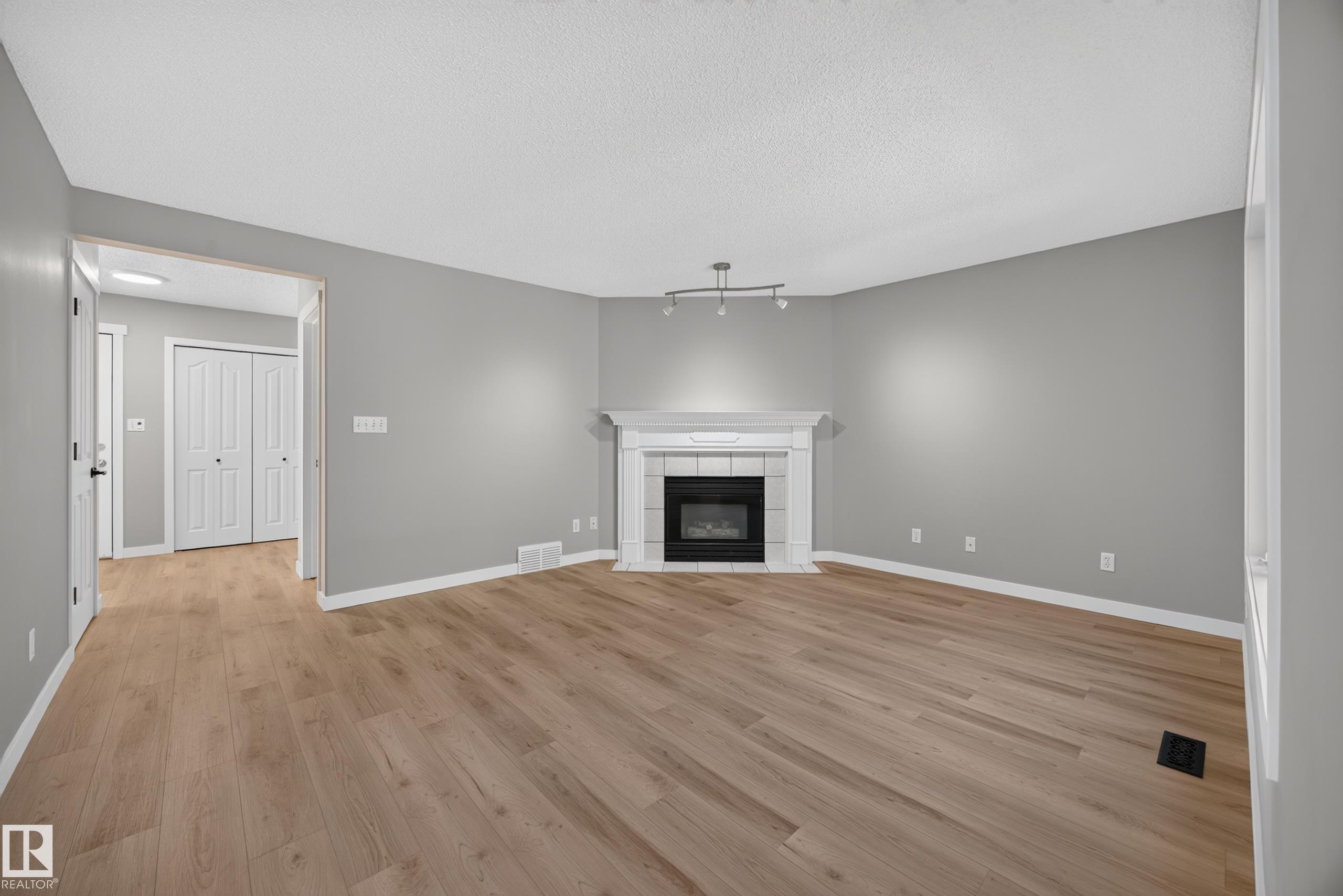 Photo 10 at 3640 31 Street NW, Wild Rose, Edmonton