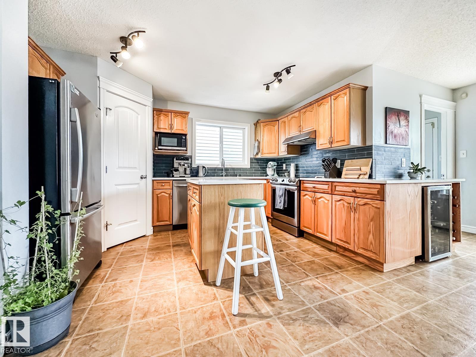 Photo 7 at 12060 19 Avenue SW, Rutherford, Edmonton