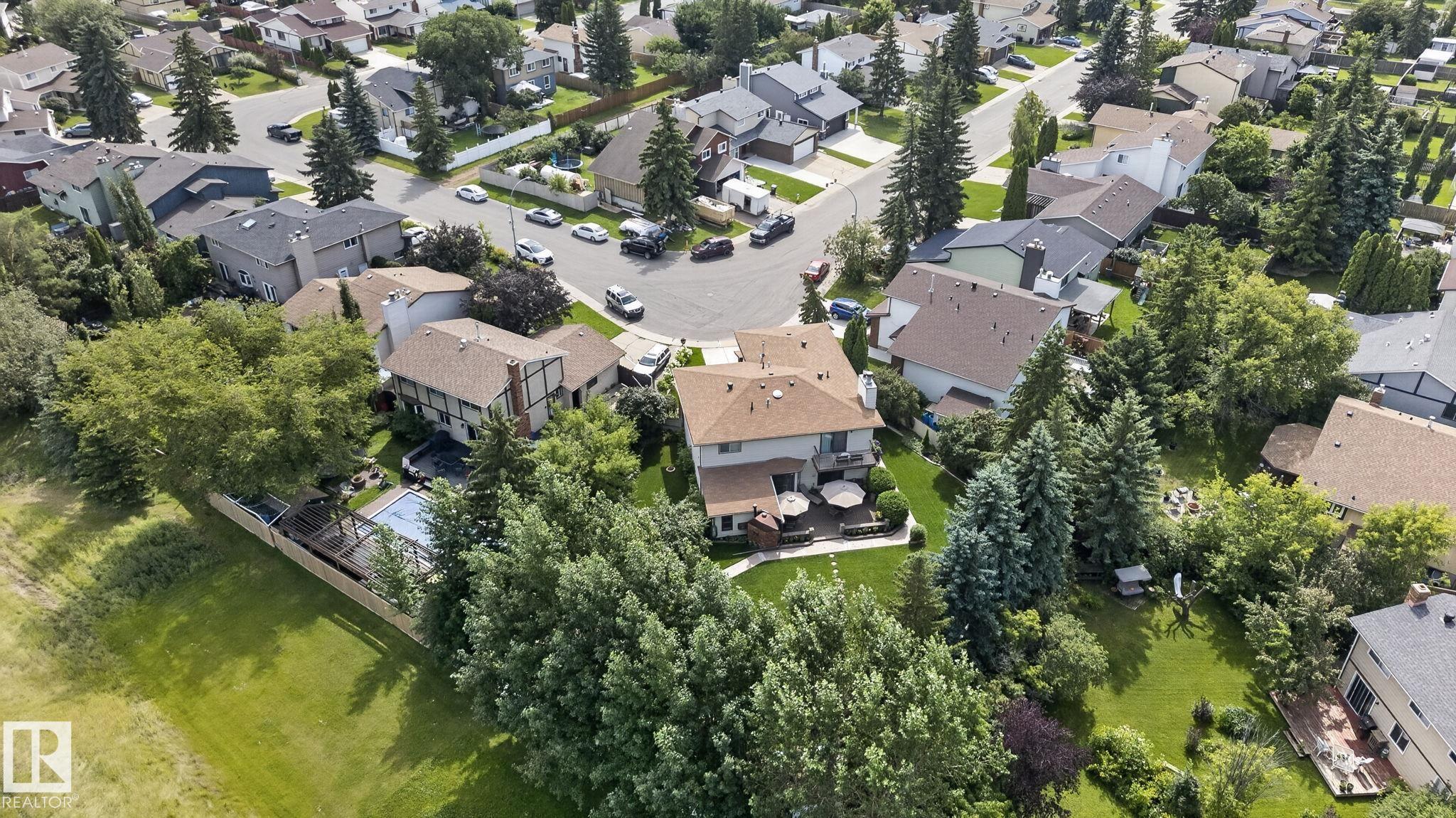 Photo 3 at 18132 78 Avenue NW, Lymburn, Edmonton