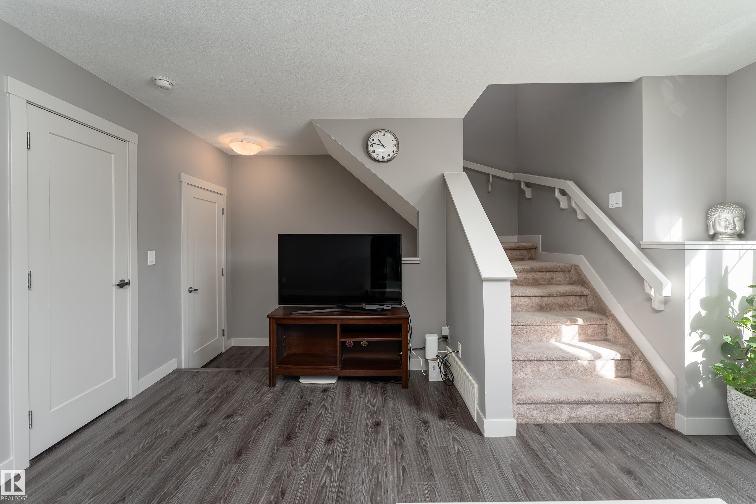 Photo 2 at 1 - 4205 30 Street NW, Larkspur, Edmonton