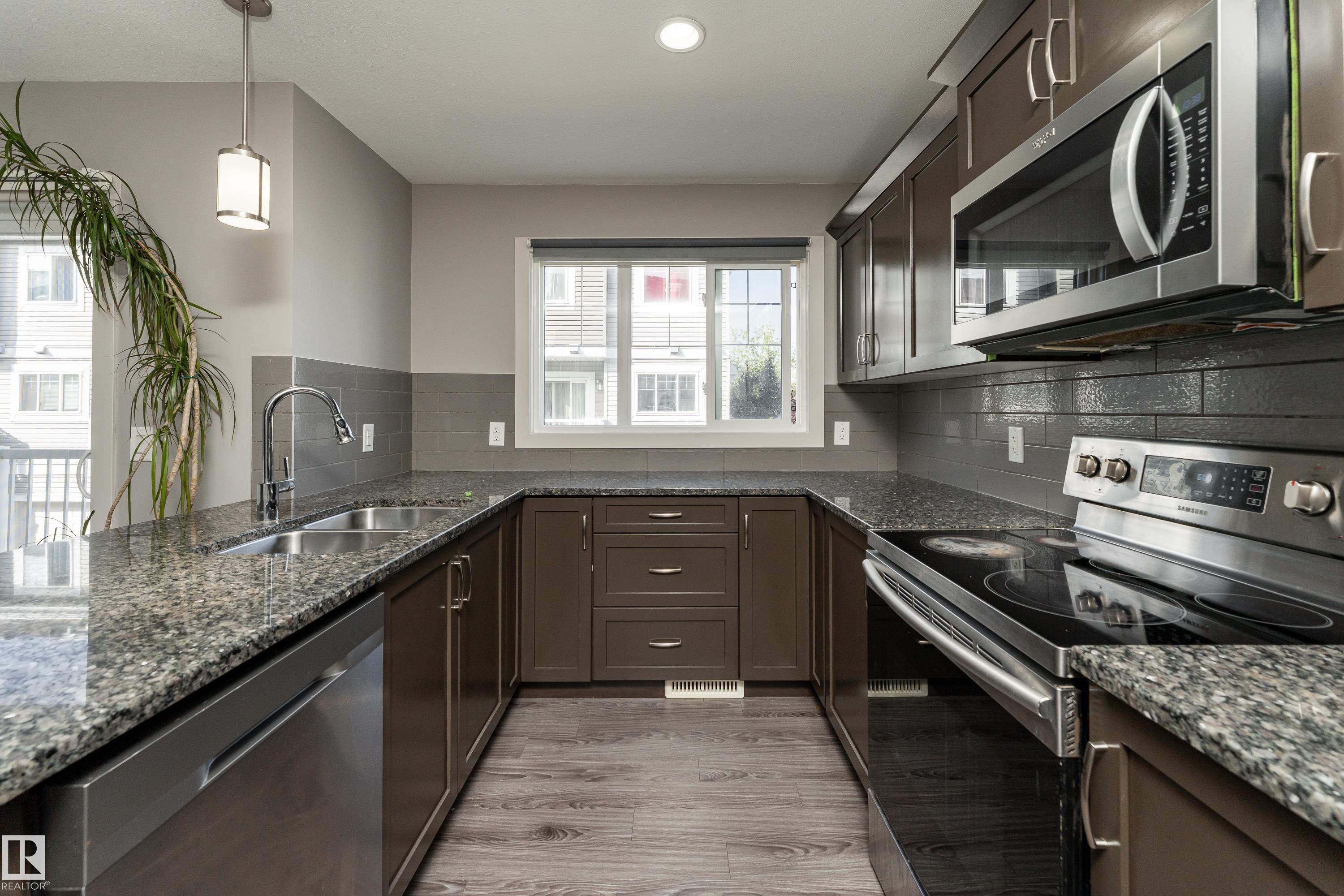 Photo 8 at 1 - 4205 30 Street NW, Larkspur, Edmonton
