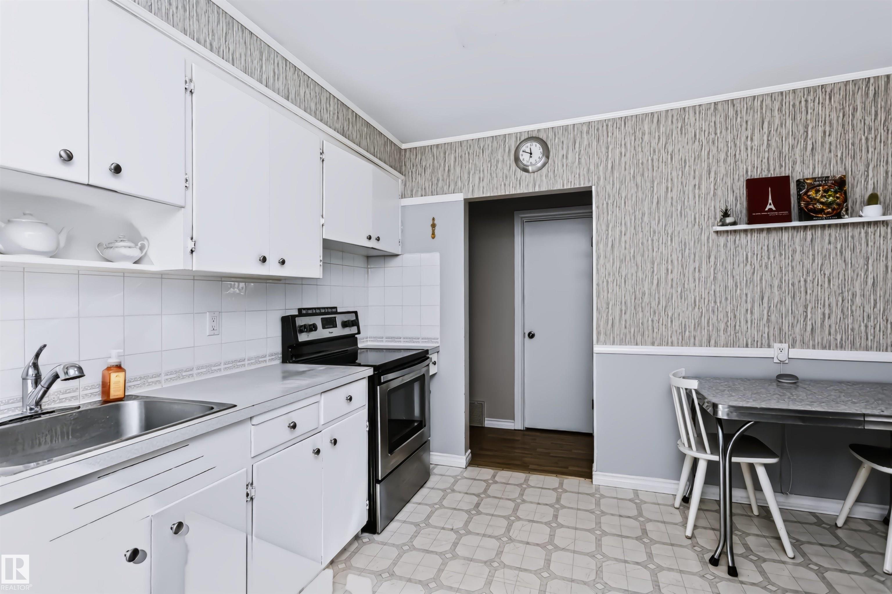 Photo 22 at 13503 135 Avenue NW, Wellington, Edmonton