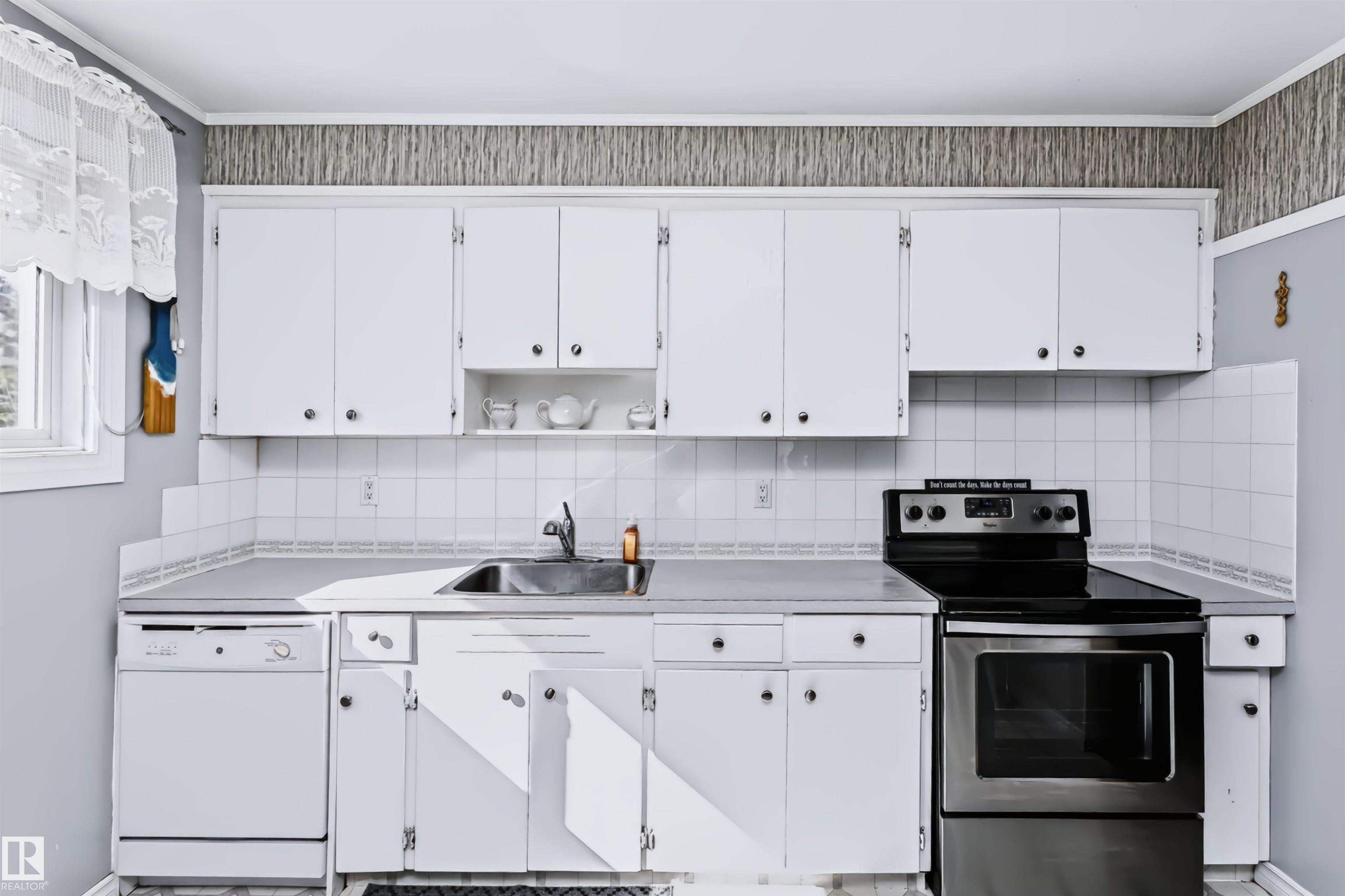 Photo 24 at 13503 135 Avenue NW, Wellington, Edmonton