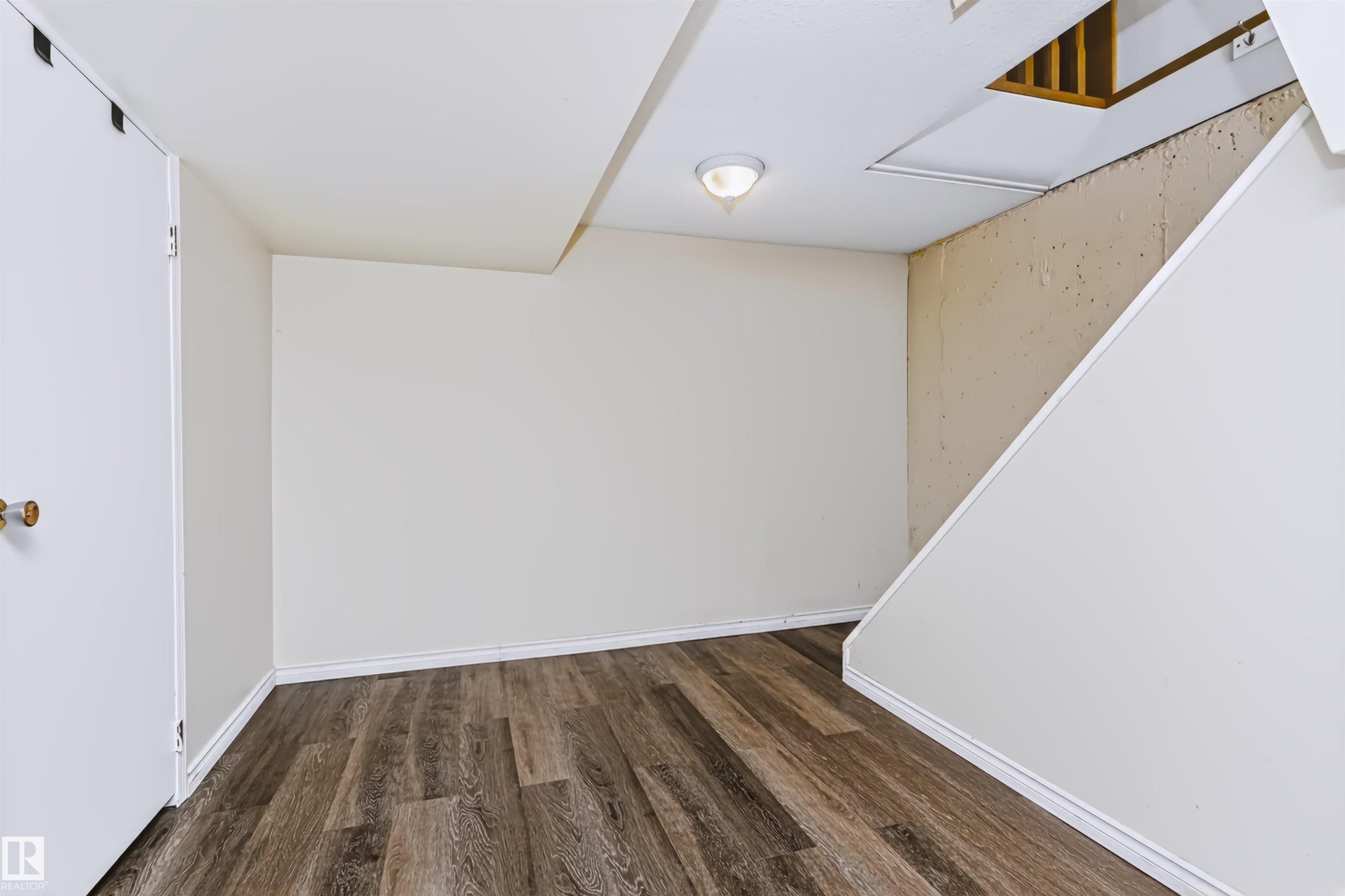 Photo 34 at 13503 135 Avenue NW, Wellington, Edmonton