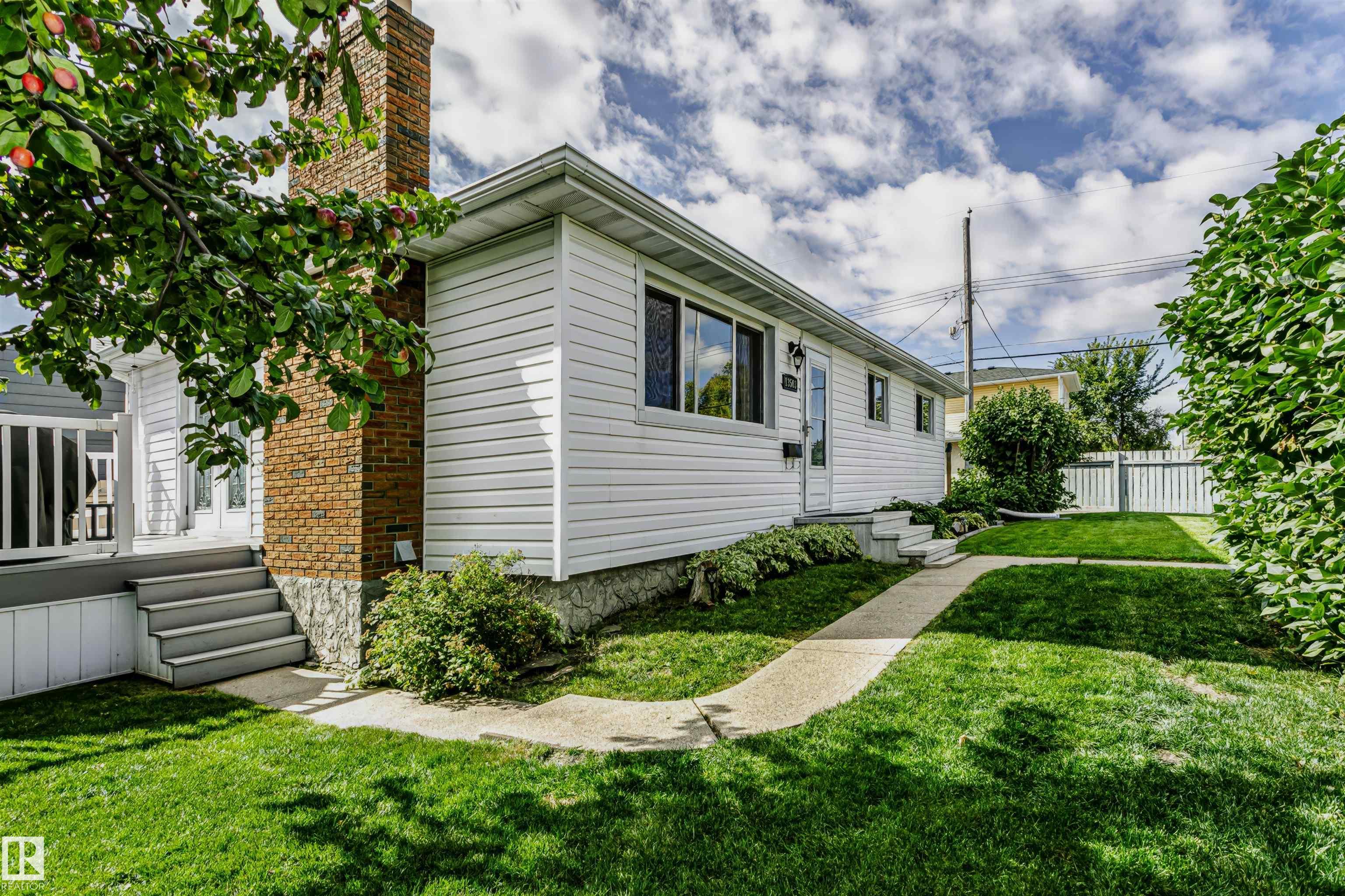 Photo 5 at 13503 135 Avenue NW, Wellington, Edmonton