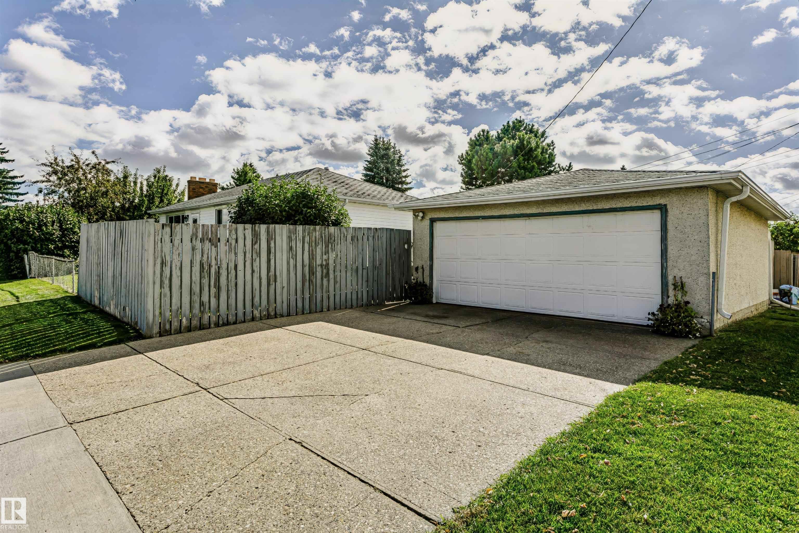 Photo 56 at 13503 135 Avenue NW, Wellington, Edmonton