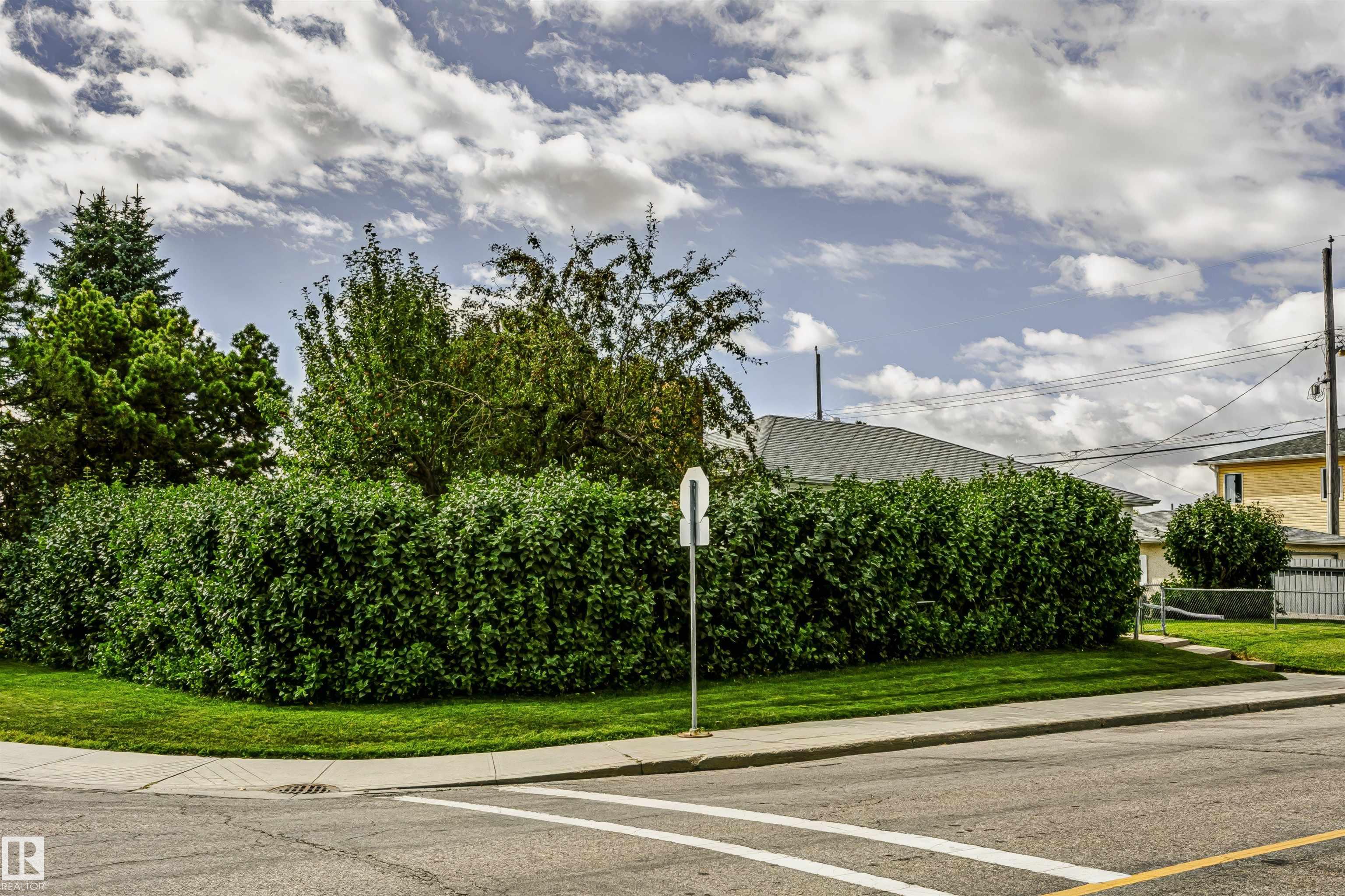 Photo 58 at 13503 135 Avenue NW, Wellington, Edmonton