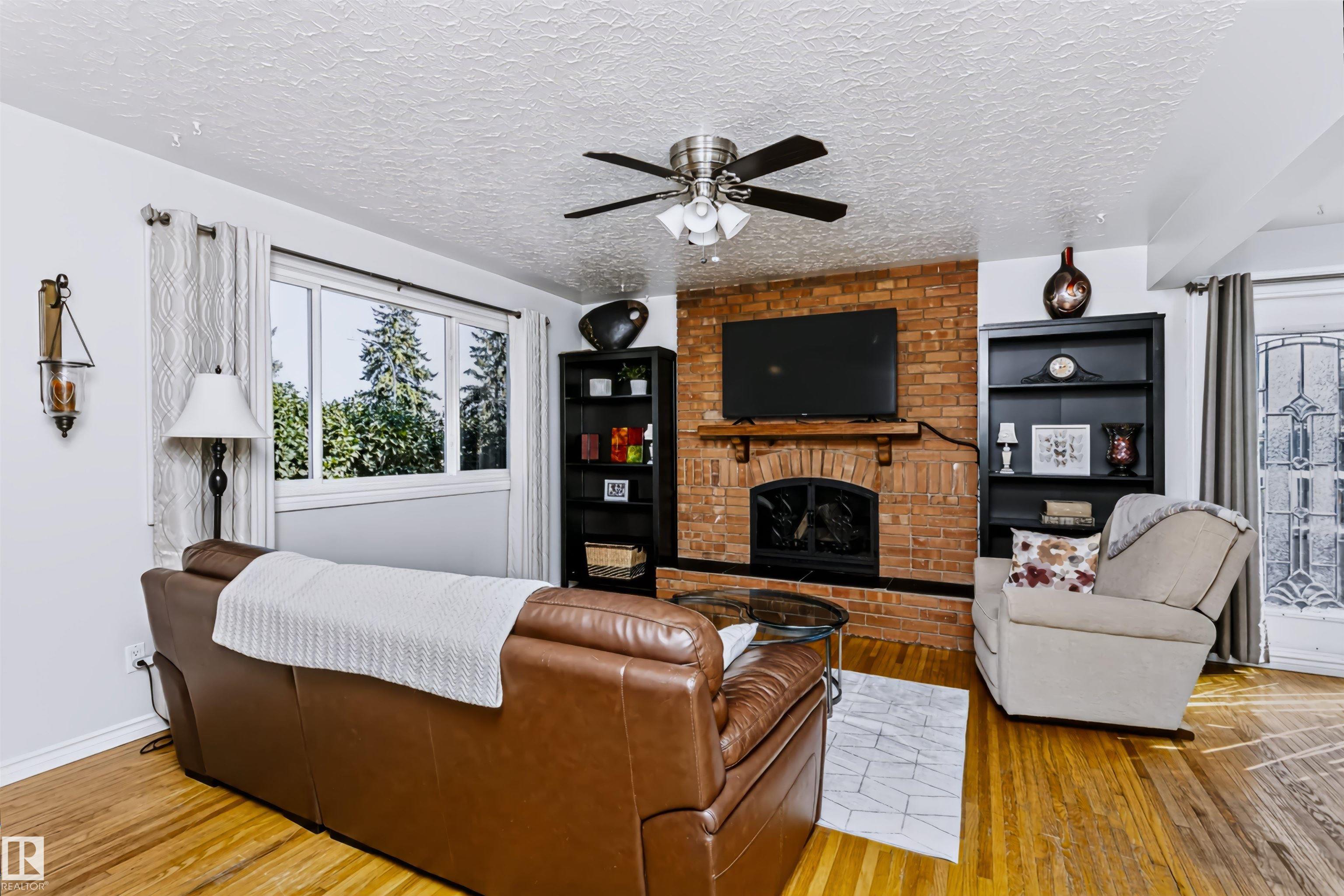 Photo 8 at 13503 135 Avenue NW, Wellington, Edmonton