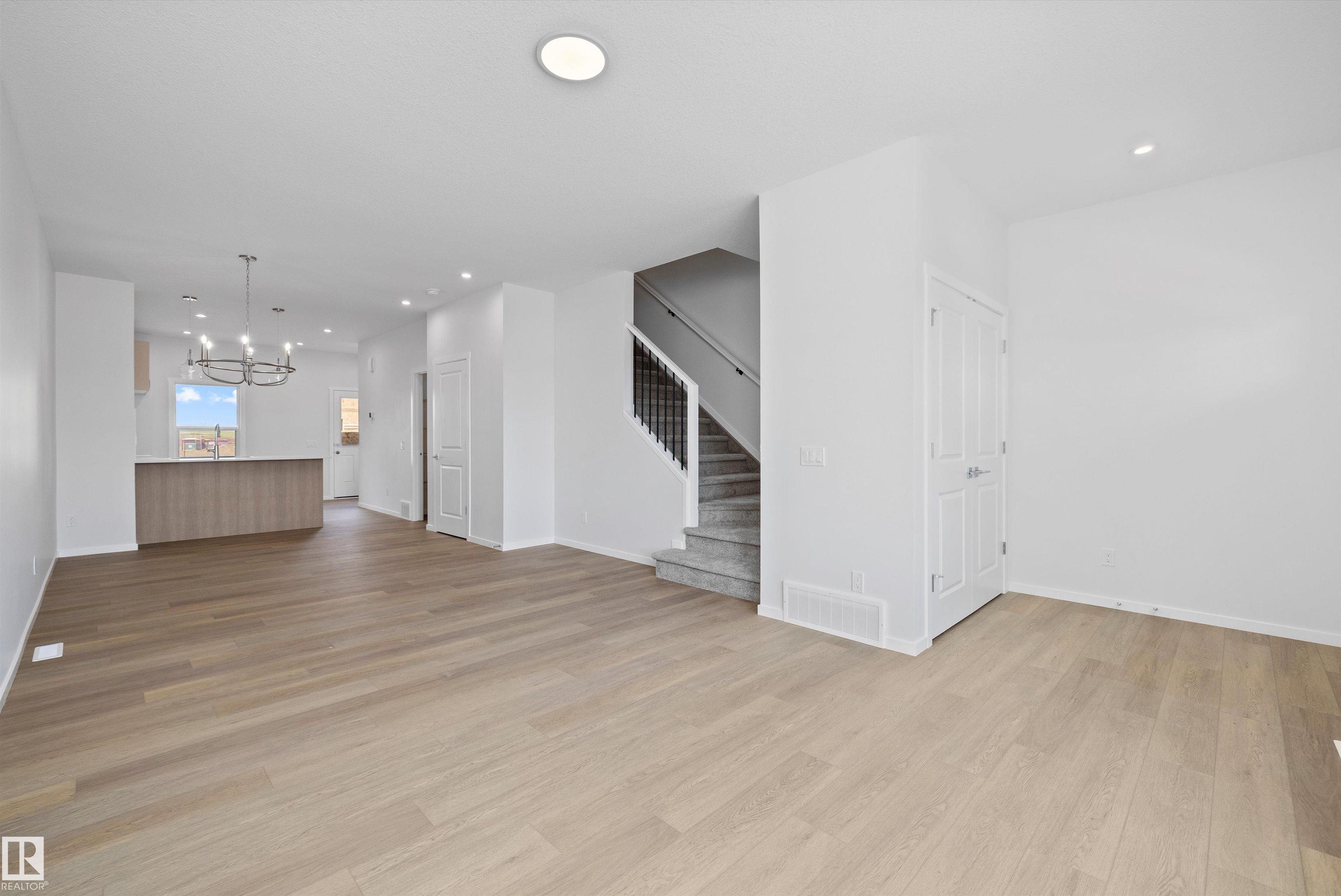 Photo 4 at 15656 3 Street NE, Quarry Ridge, Edmonton