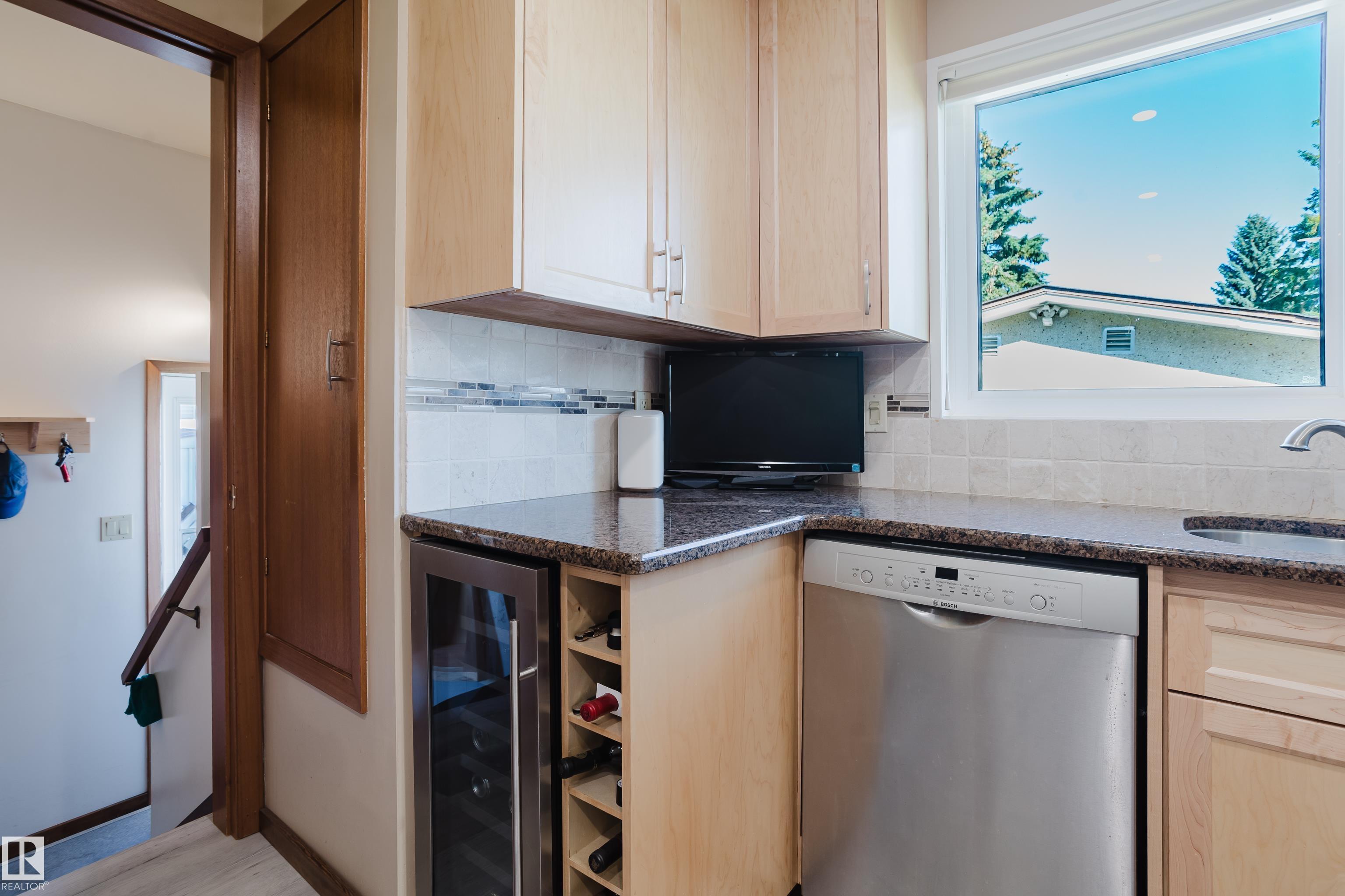 Photo 16 at 10924 35a Avenue NW, Duggan, Edmonton