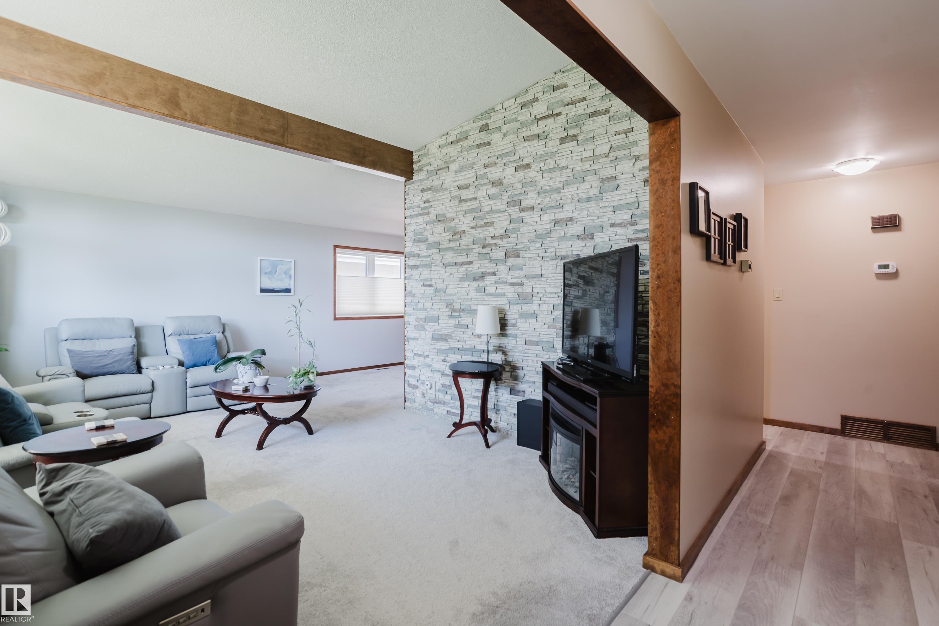Photo 4 at 10924 35a Avenue NW, Duggan, Edmonton