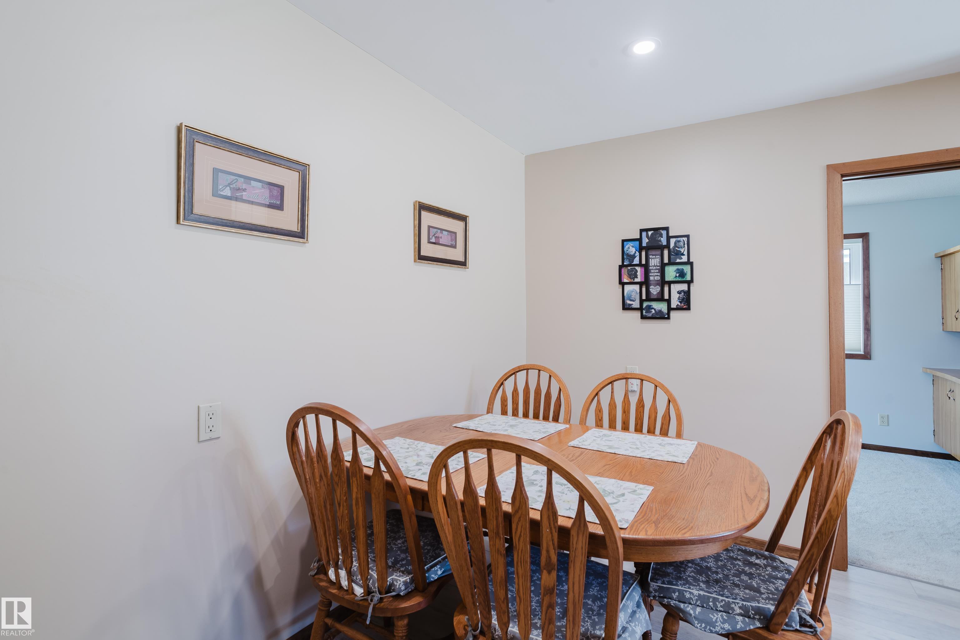 Photo 10 at 10924 35a Avenue NW, Duggan, Edmonton