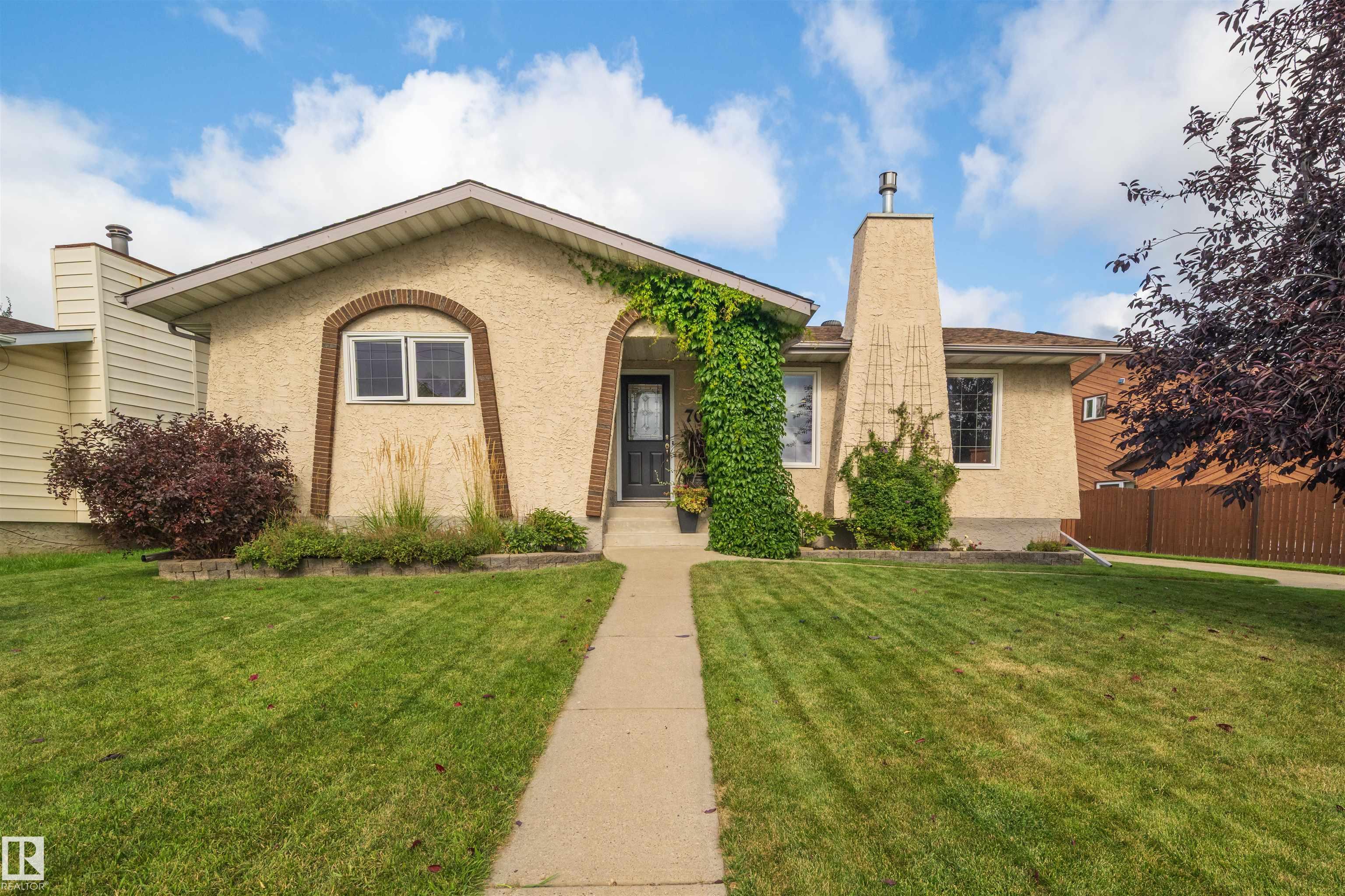 704 Warwick Road NW, Dunluce, Edmonton 2