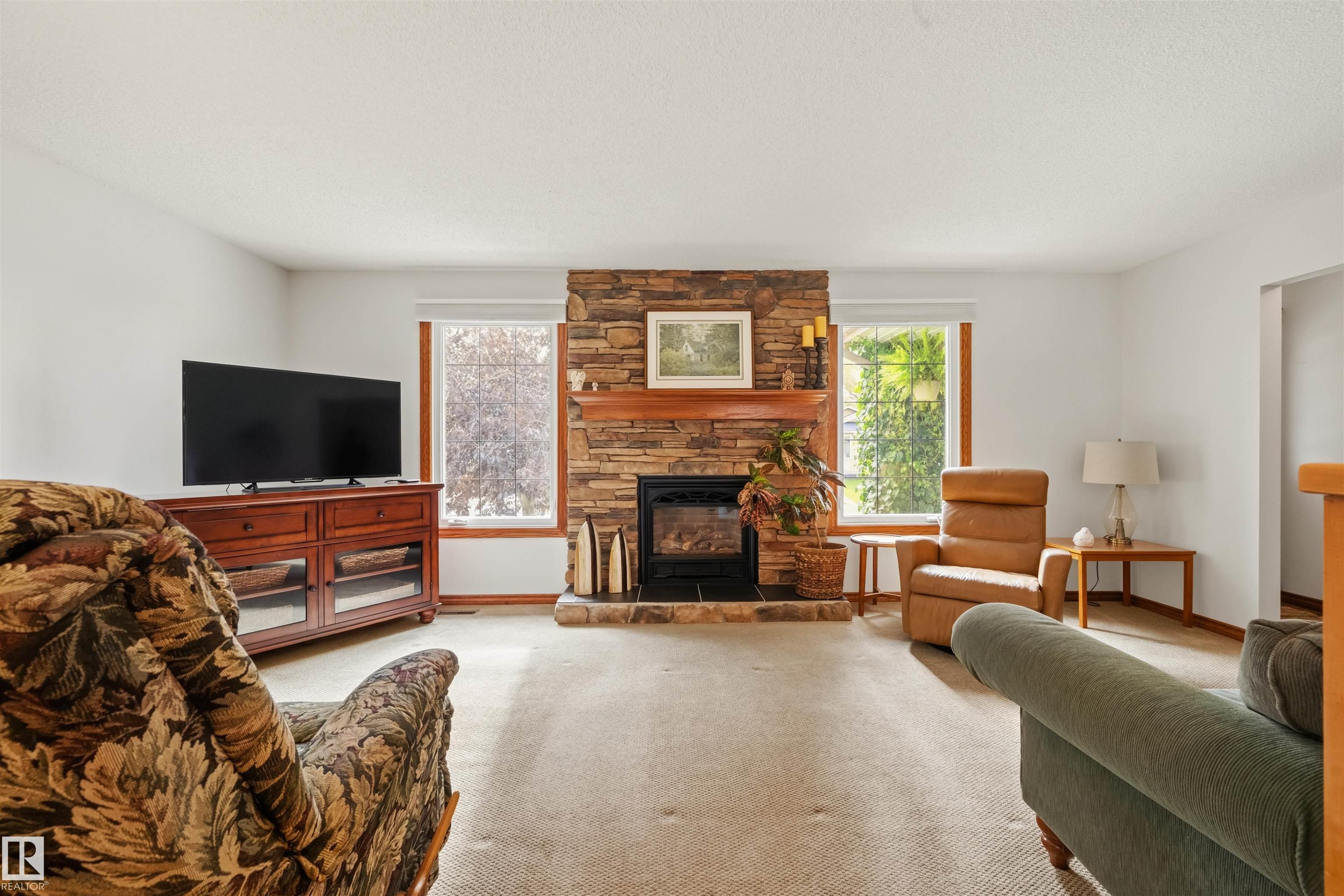 Photo 3 at 704 Warwick Road NW, Dunluce, Edmonton