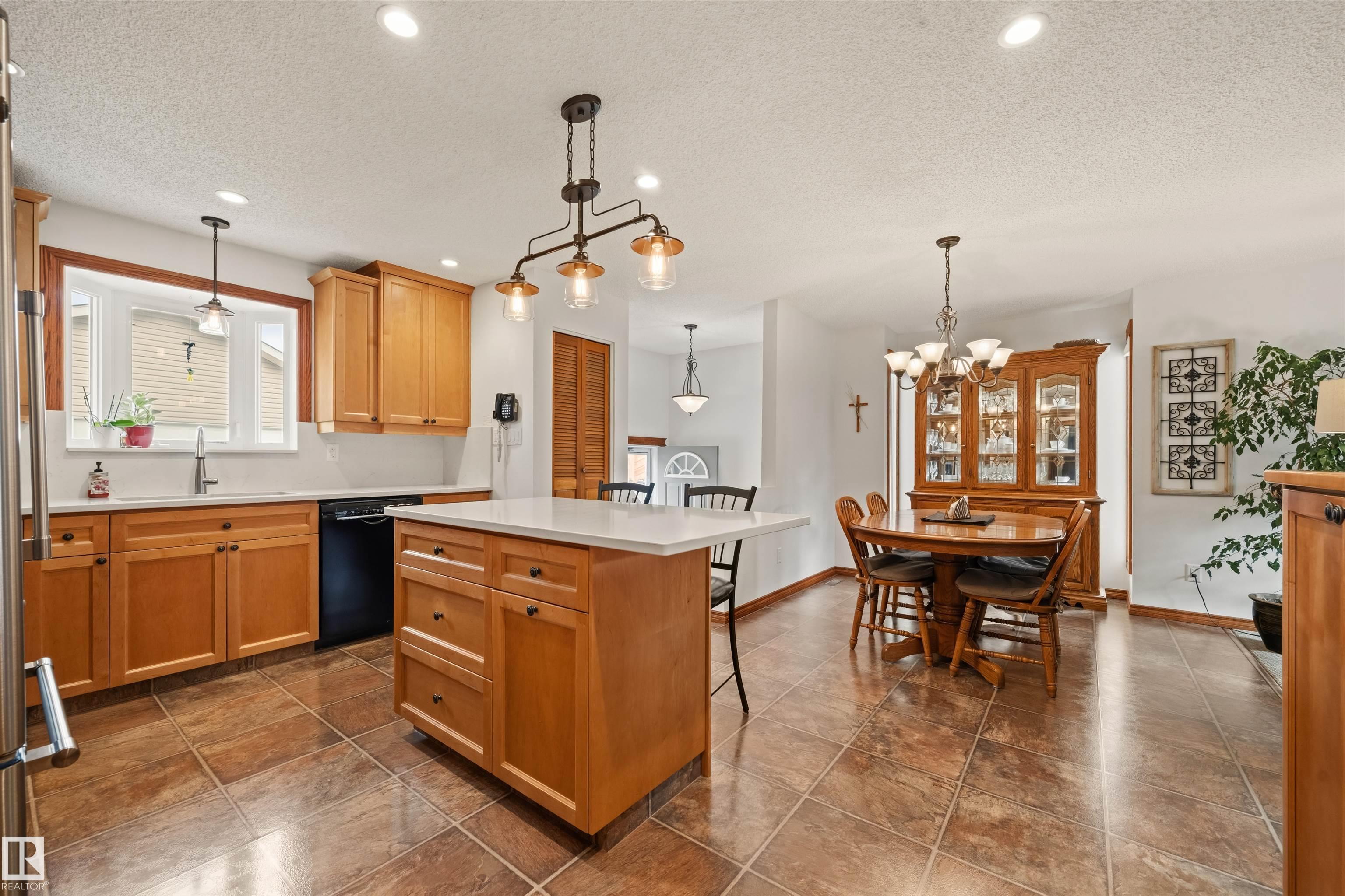 Photo 10 at 704 Warwick Road NW, Dunluce, Edmonton