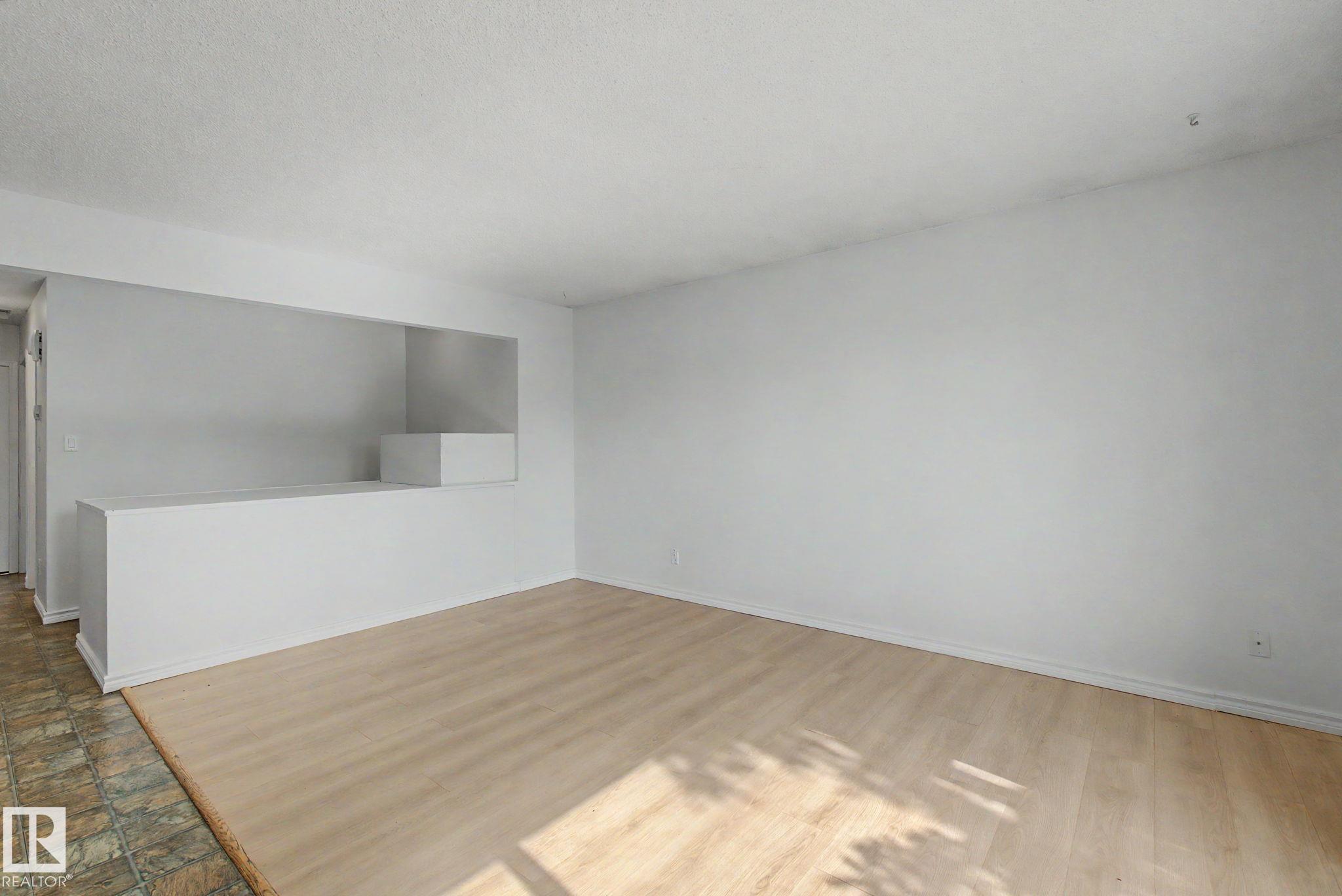 Photo 7 at 6237 13 Avenue NW, Sakaw, Edmonton