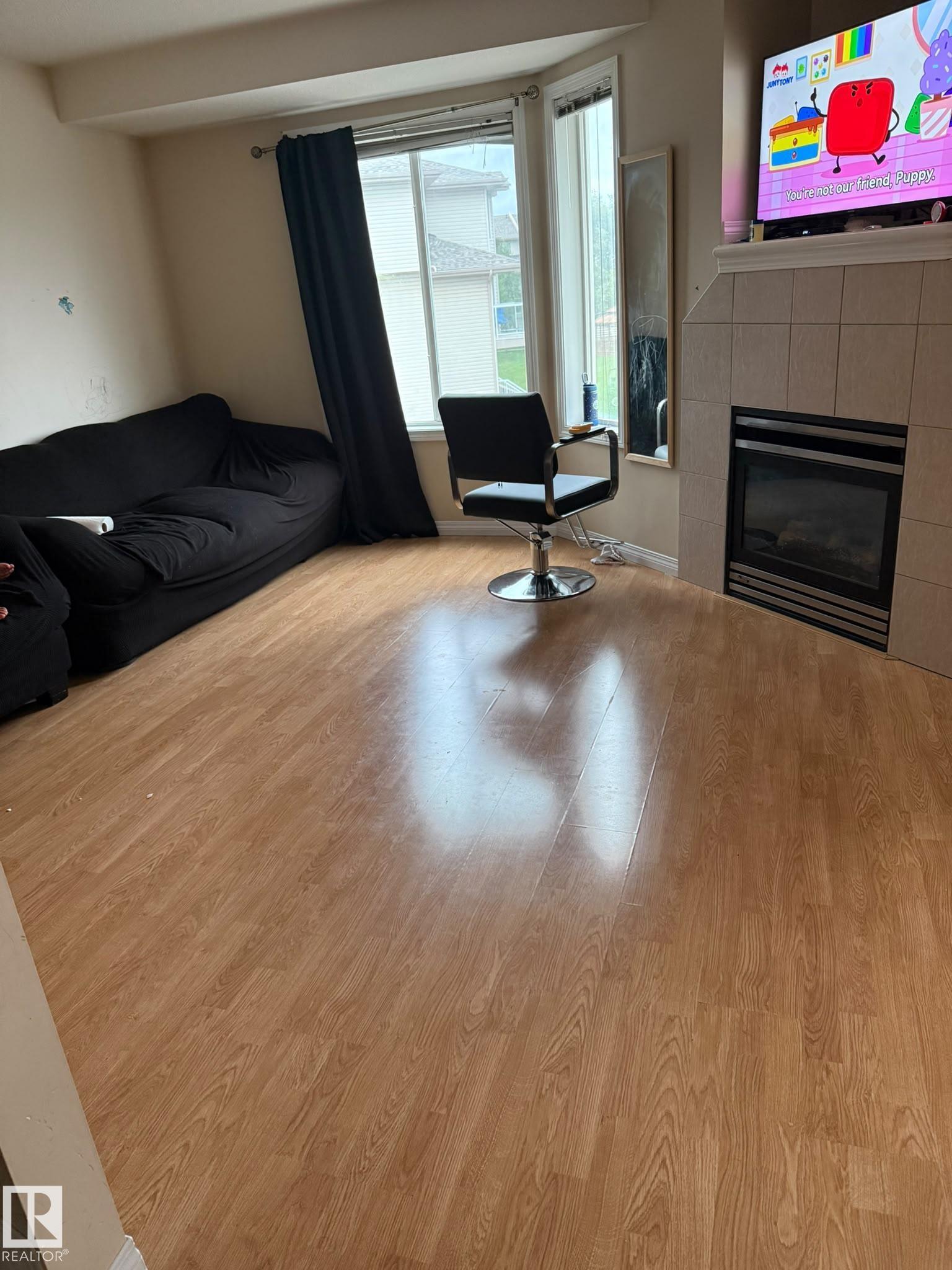 Photo 8 at 9 - 2505 42 Street NW, Bisset, Edmonton