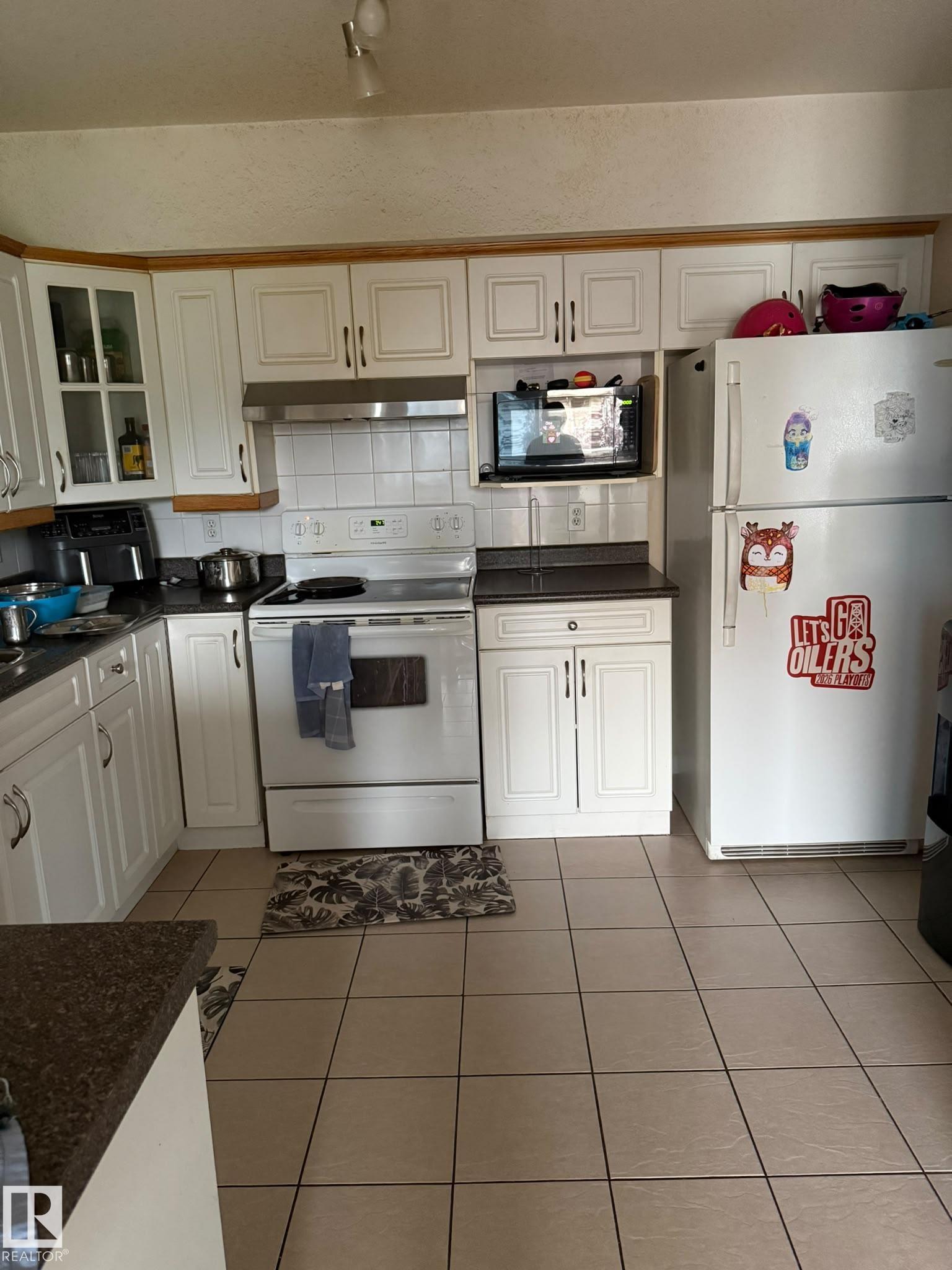 Photo 9 at 9 - 2505 42 Street NW, Bisset, Edmonton