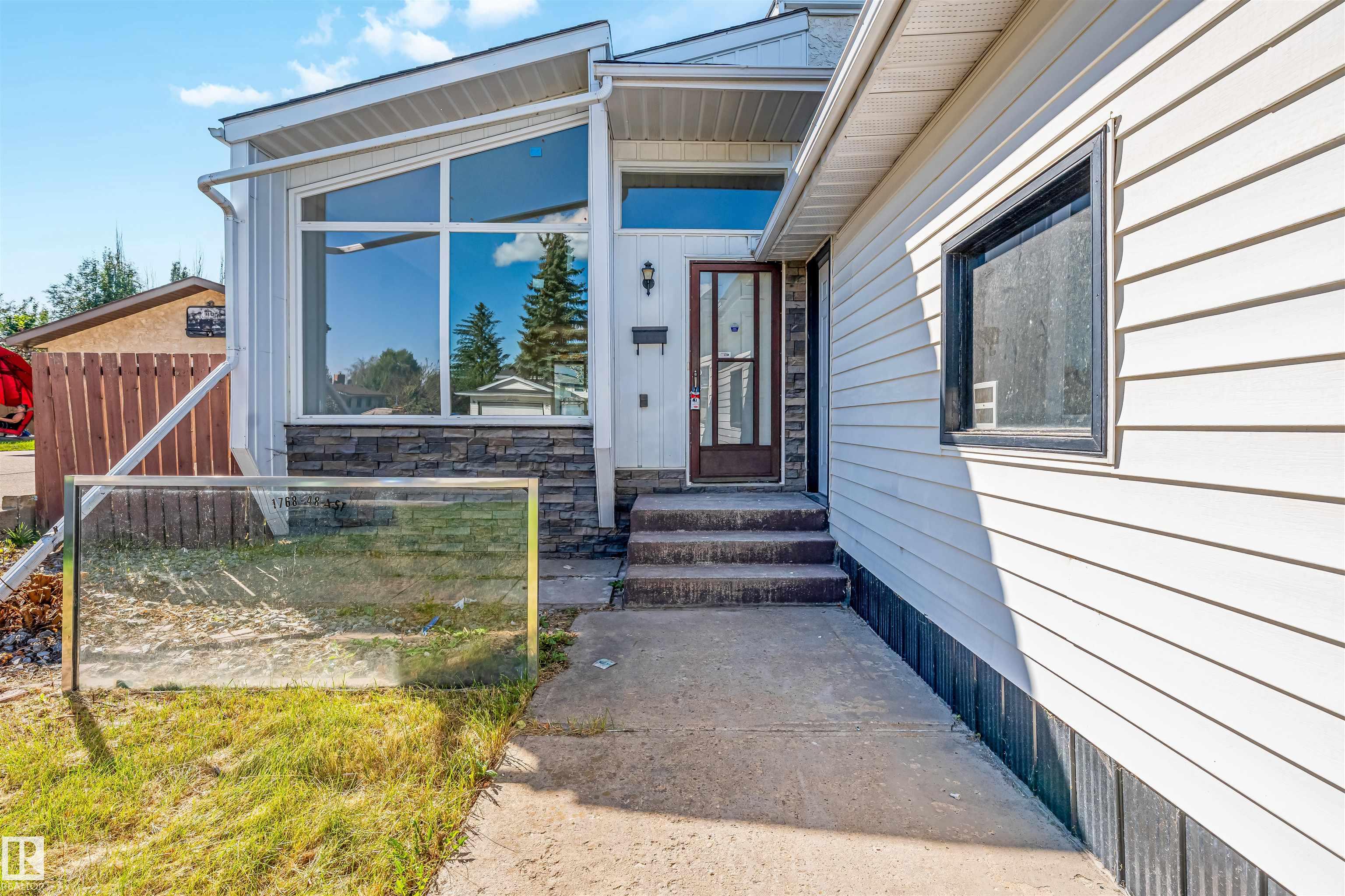 Photo 8 at 1768 48a Street NW, Pollard Meadows, Edmonton