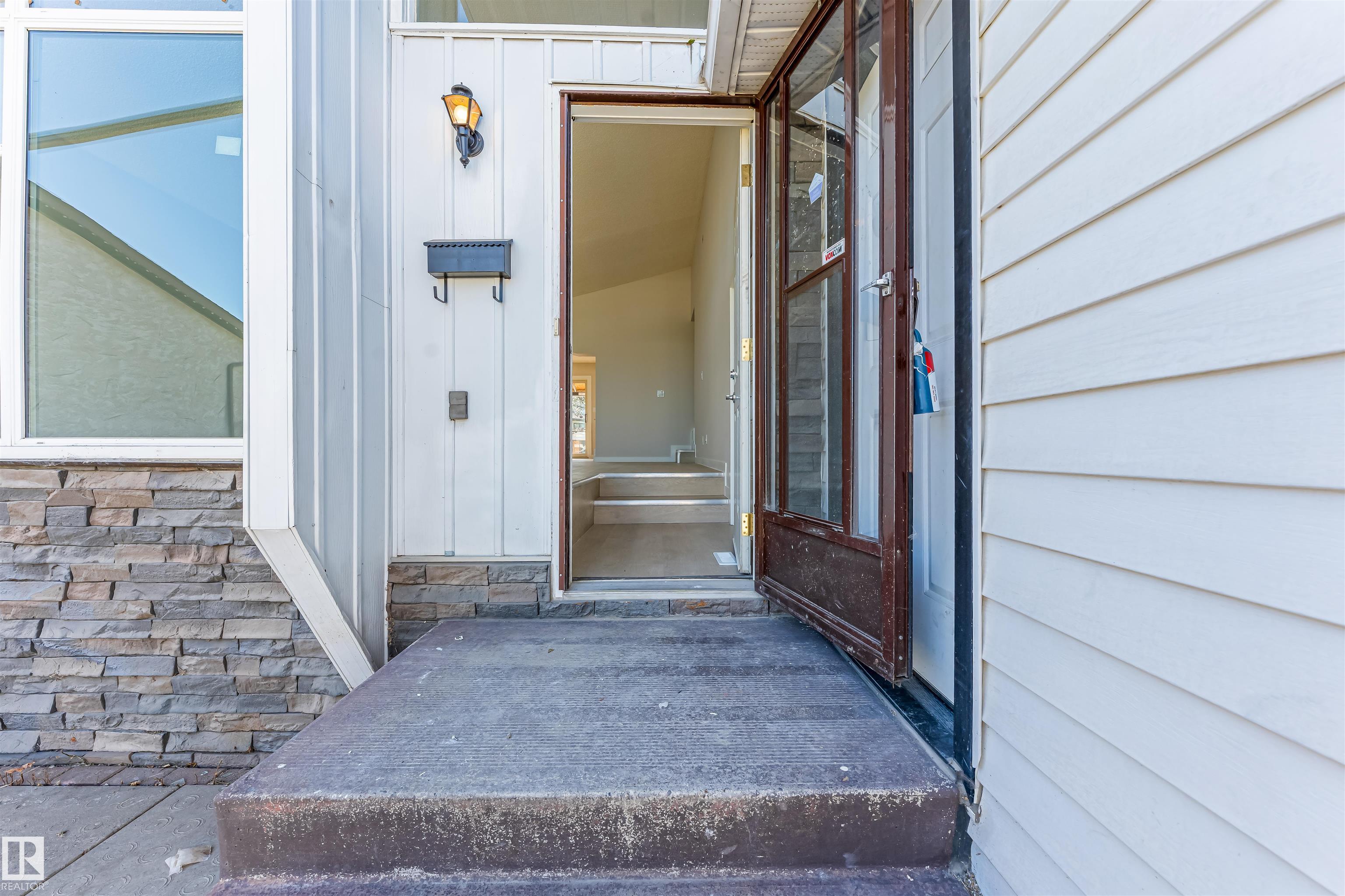 Photo 9 at 1768 48a Street NW, Pollard Meadows, Edmonton