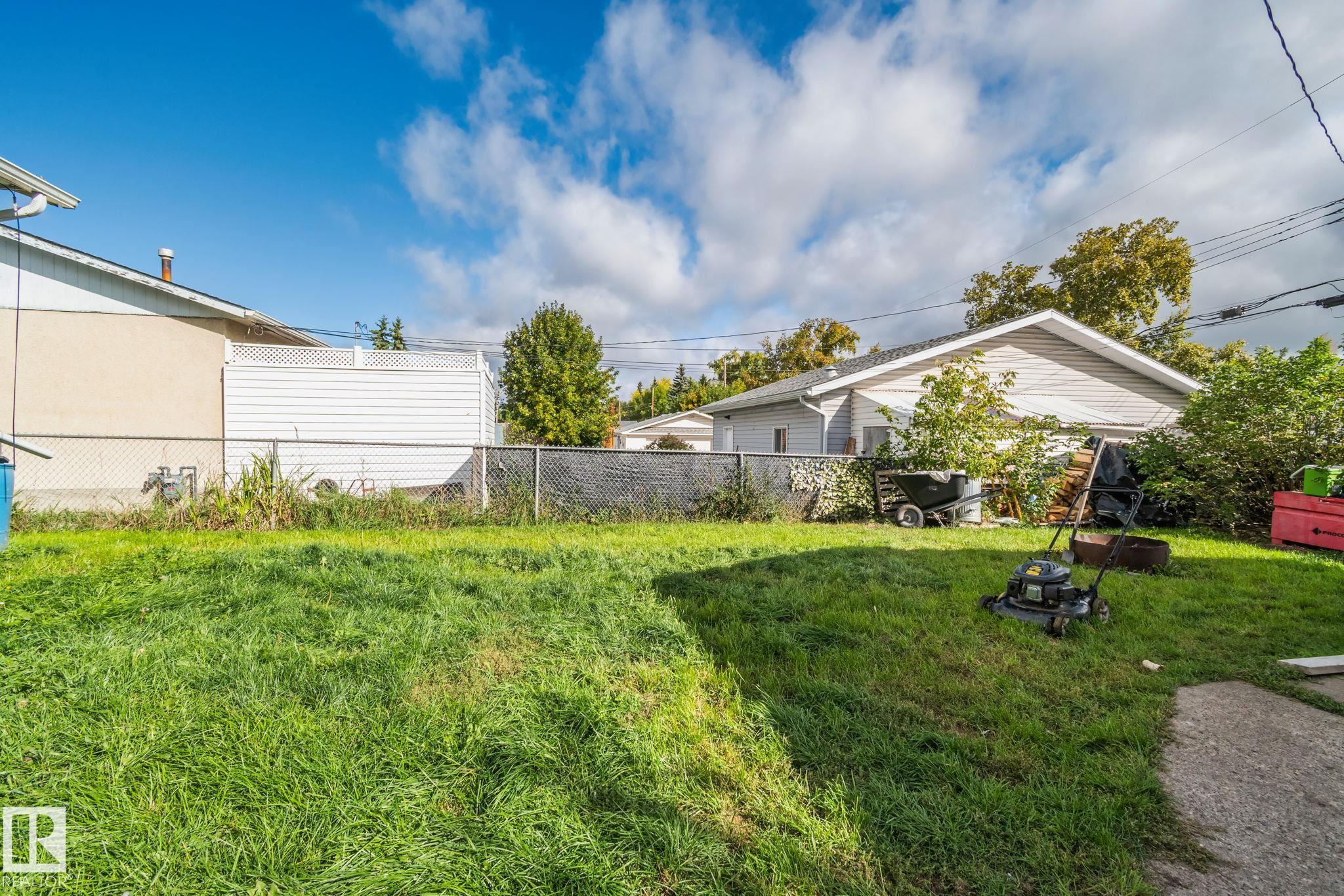 Photo 31 at 31 Linden Street, Broxton Park, Spruce Grove