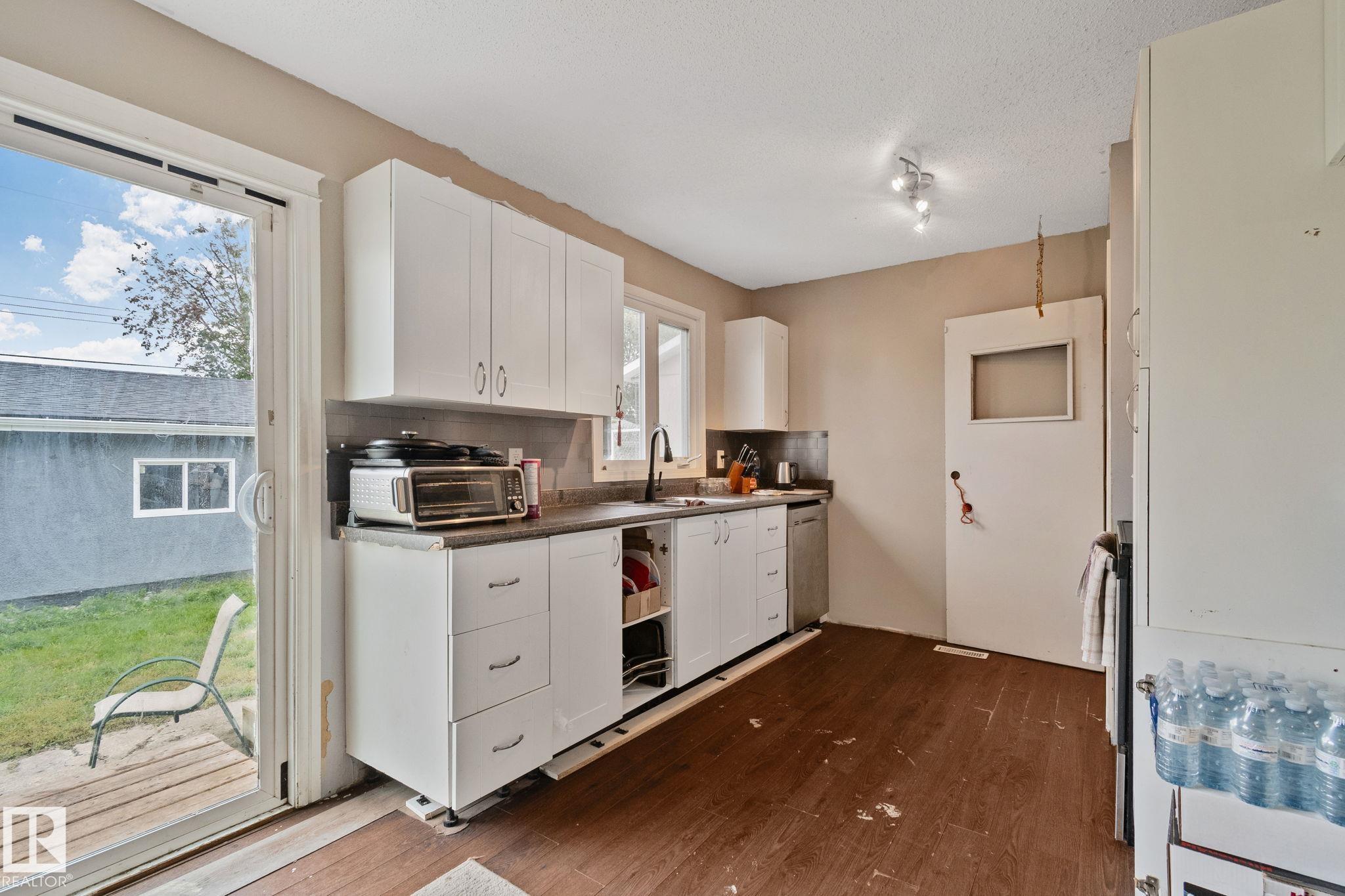 Photo 6 at 31 Linden Street, Broxton Park, Spruce Grove