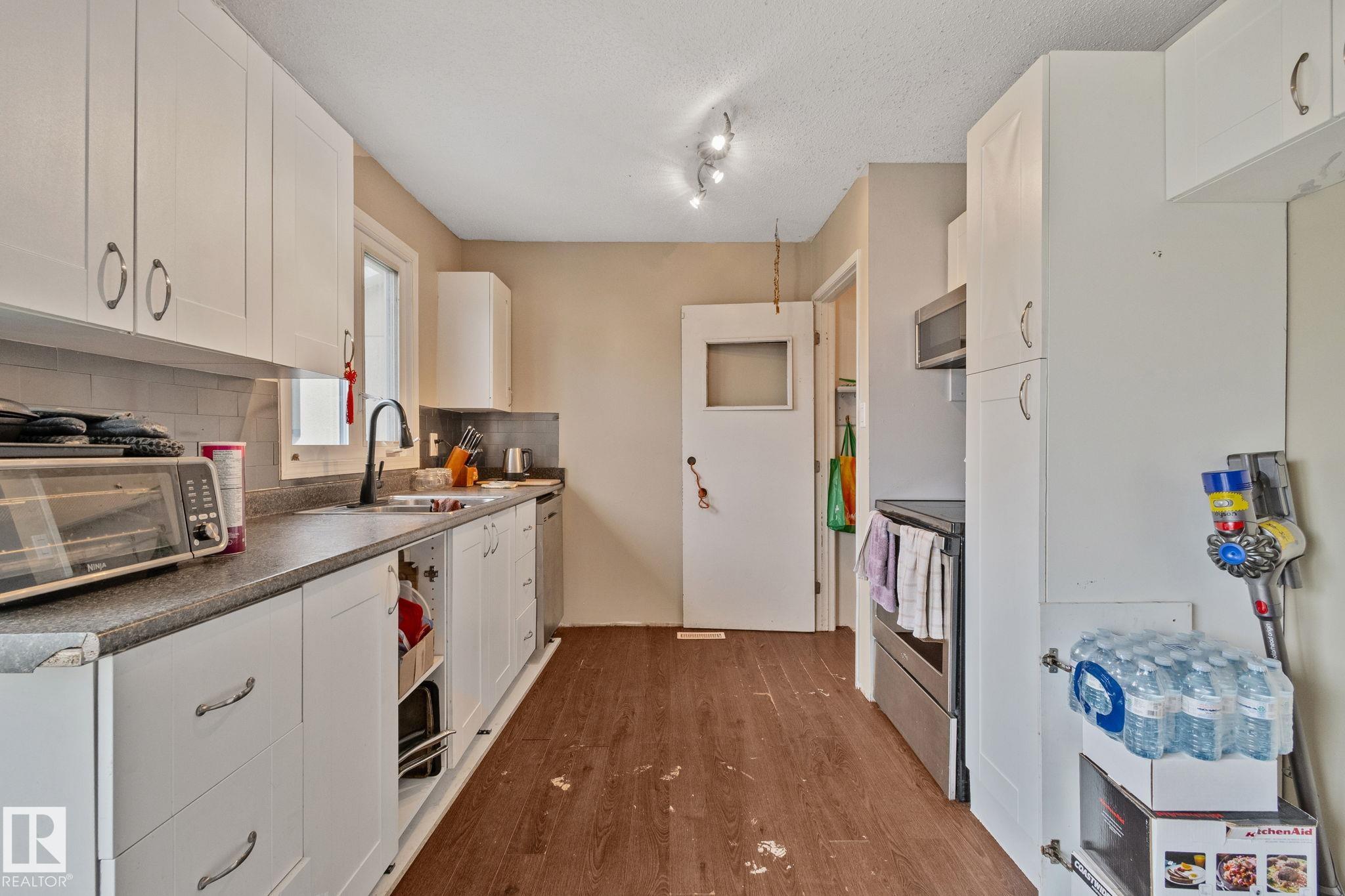 Photo 7 at 31 Linden Street, Broxton Park, Spruce Grove