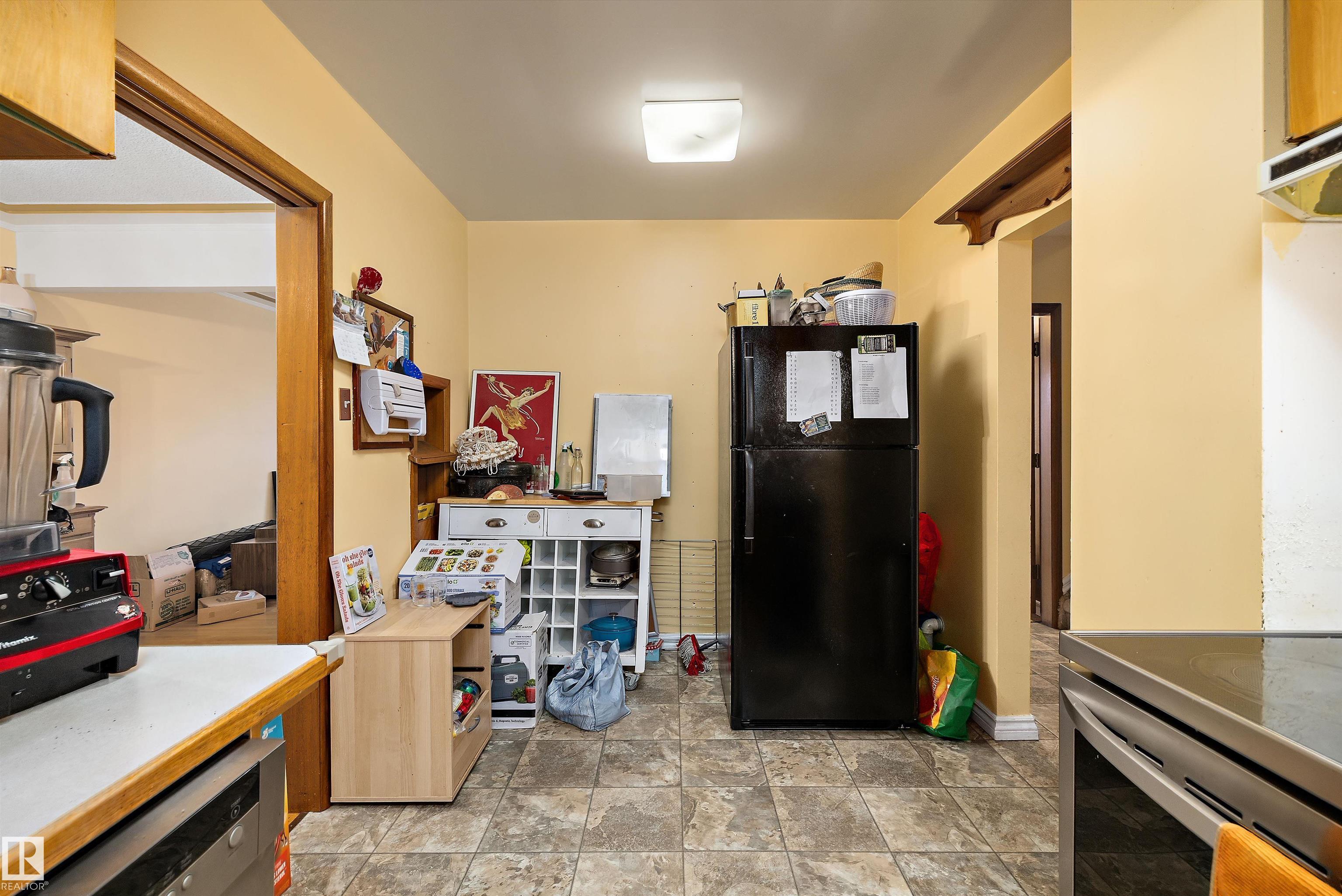 Photo 11 at 10621 60a Avenue NW, Pleasantview, Edmonton