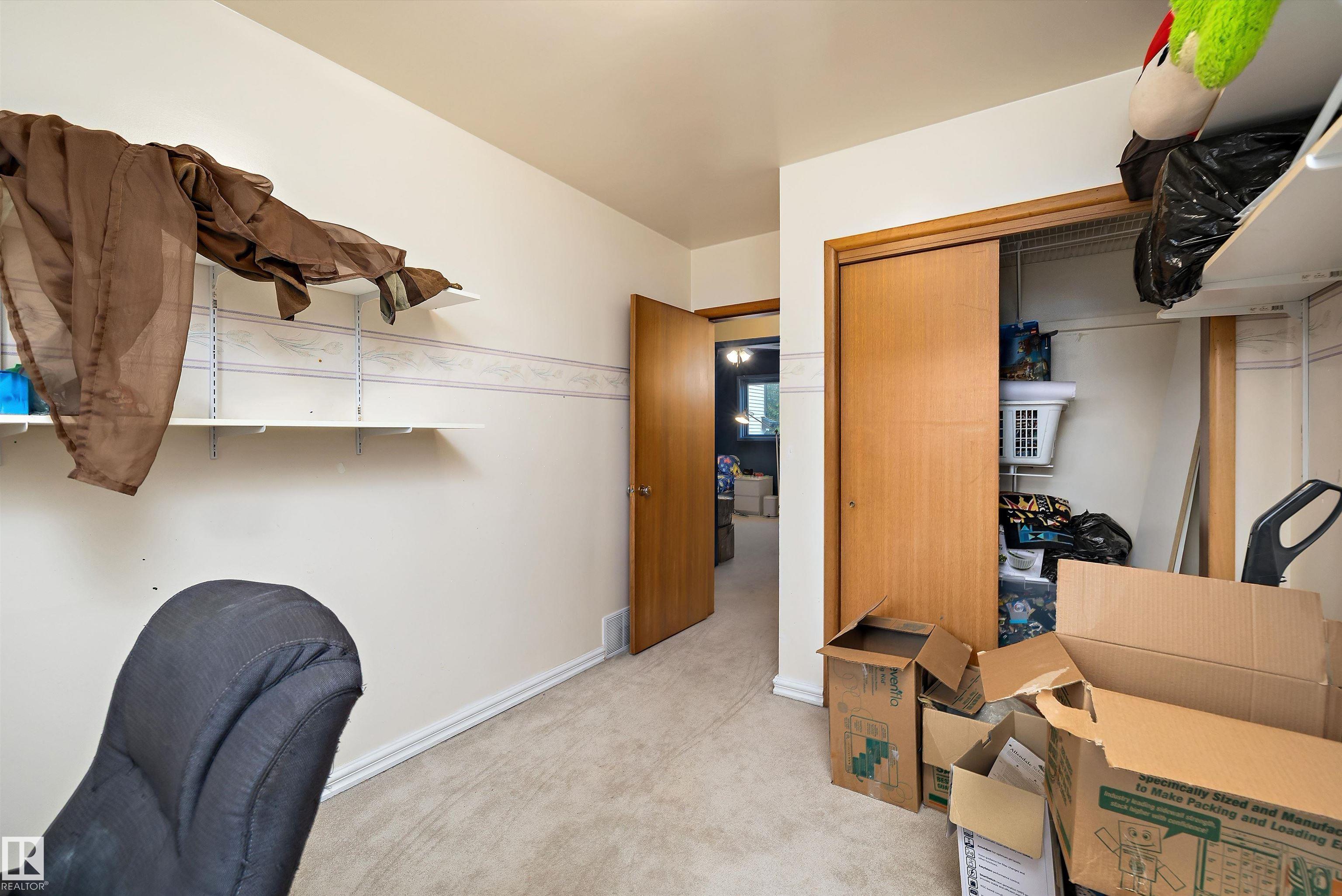 Photo 19 at 10621 60a Avenue NW, Pleasantview, Edmonton